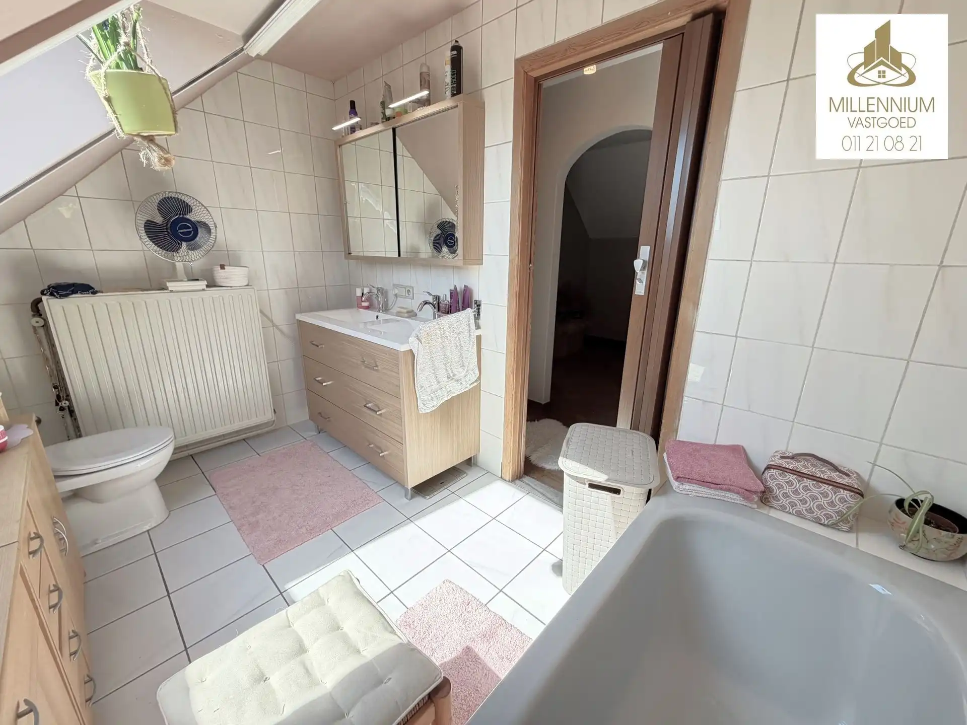 Ruime 3-slpk woning zwembad  foto 27