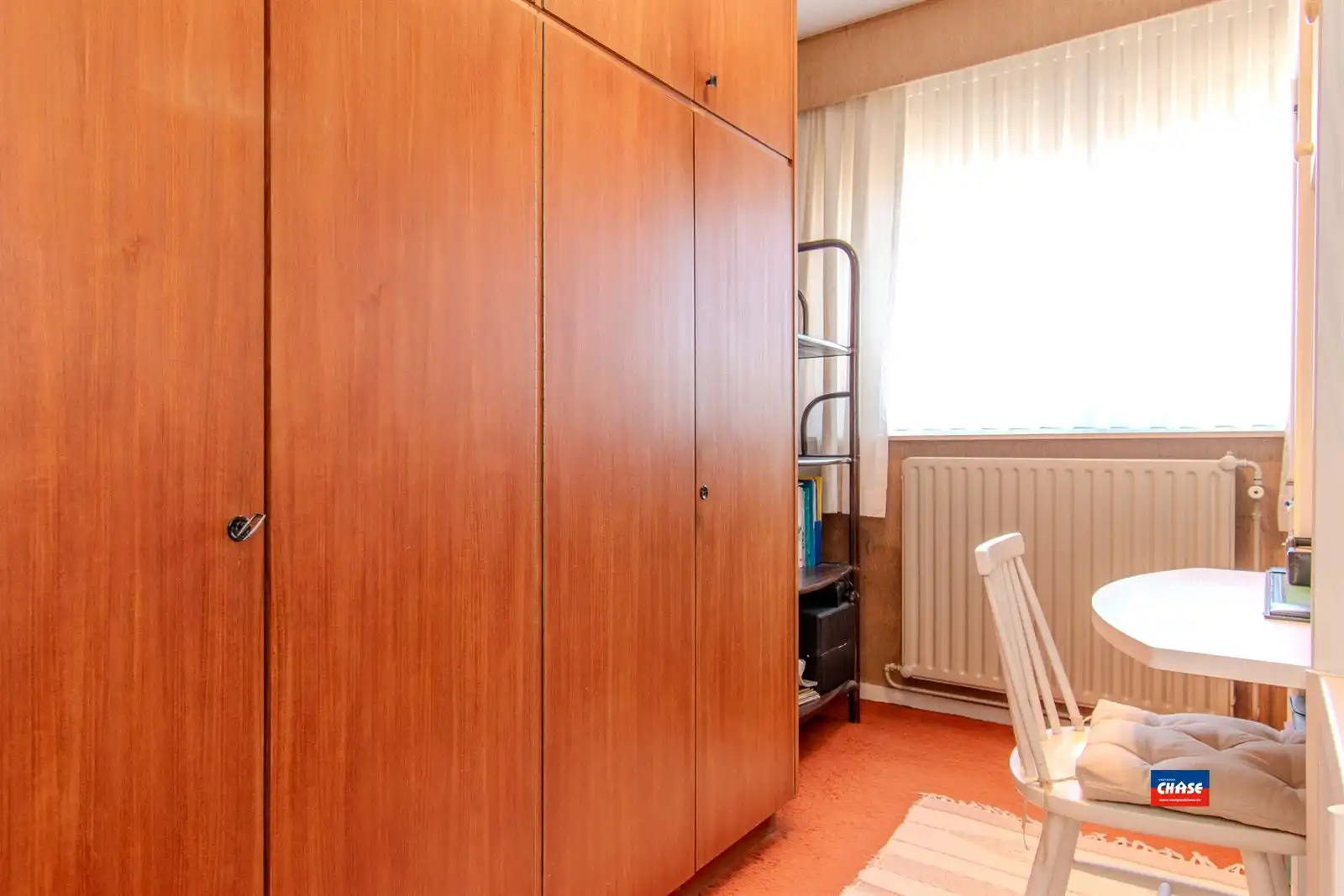 HOB met drie slaapkamers, garage en tuin foto 20