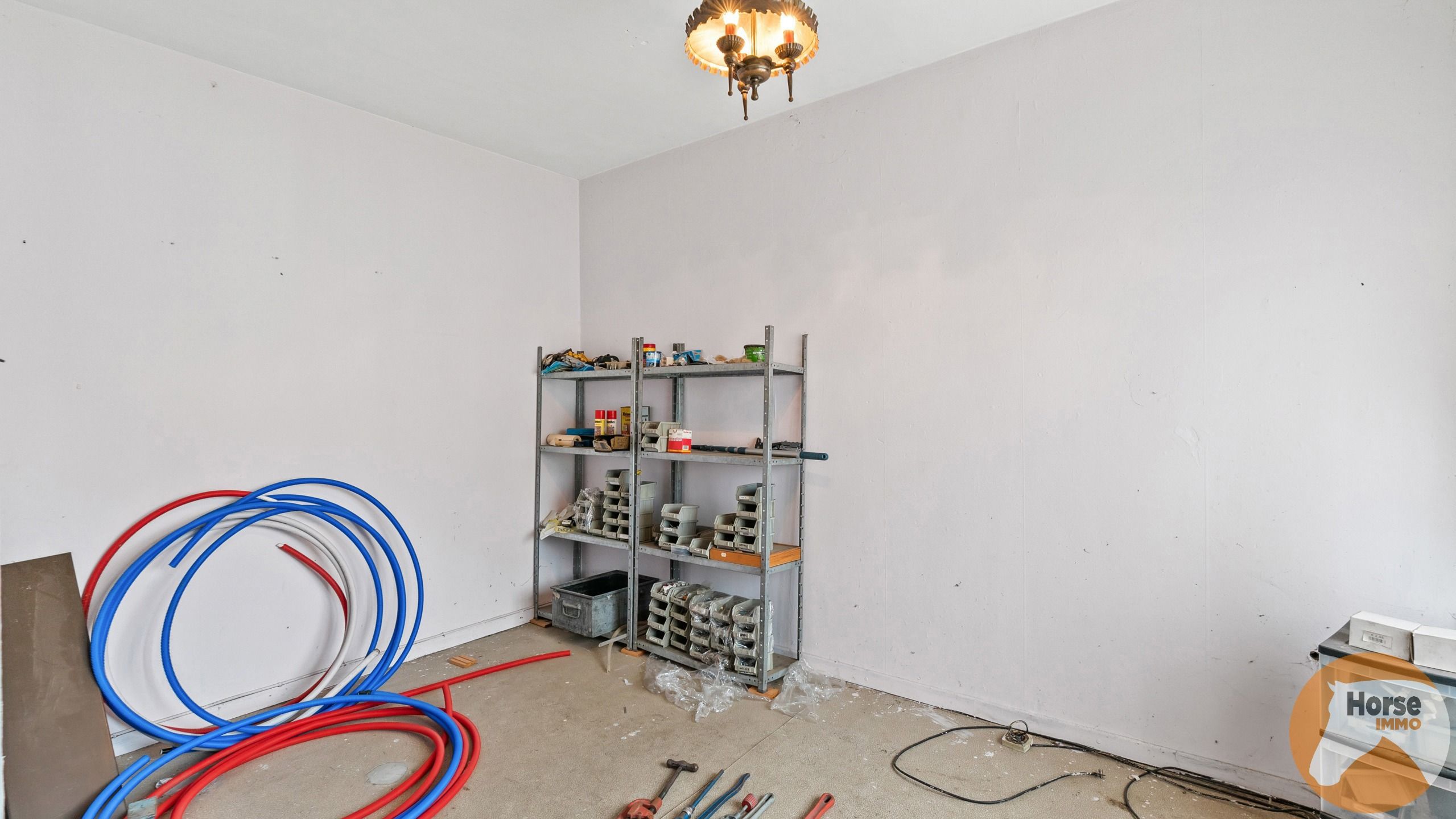 SCHERPENHEUVEL-ZICHEM - Te renoveren 3 gevelwoning met weide foto 16