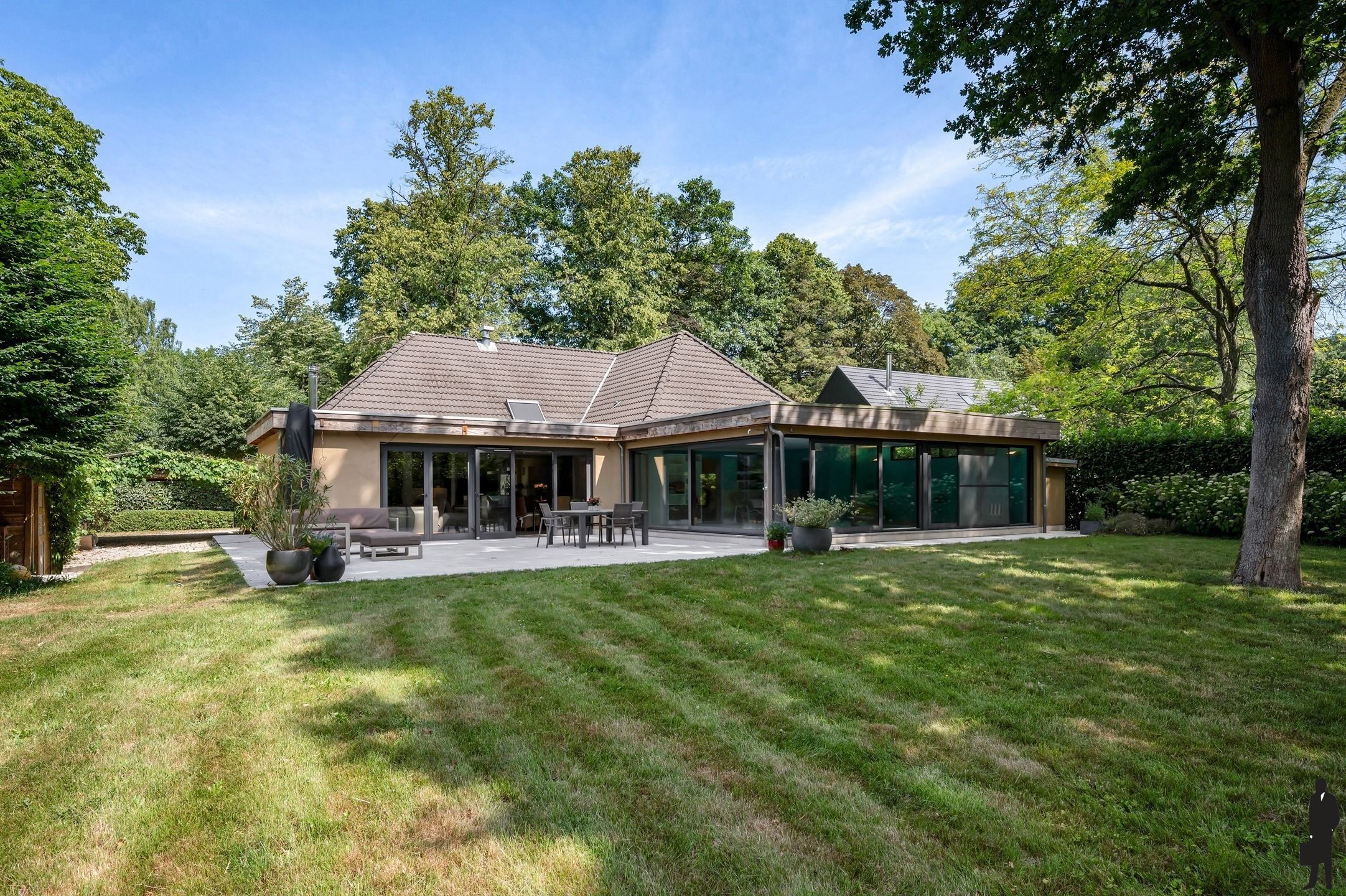 Villa met open vloerplan! foto {{pictureIndex}}
