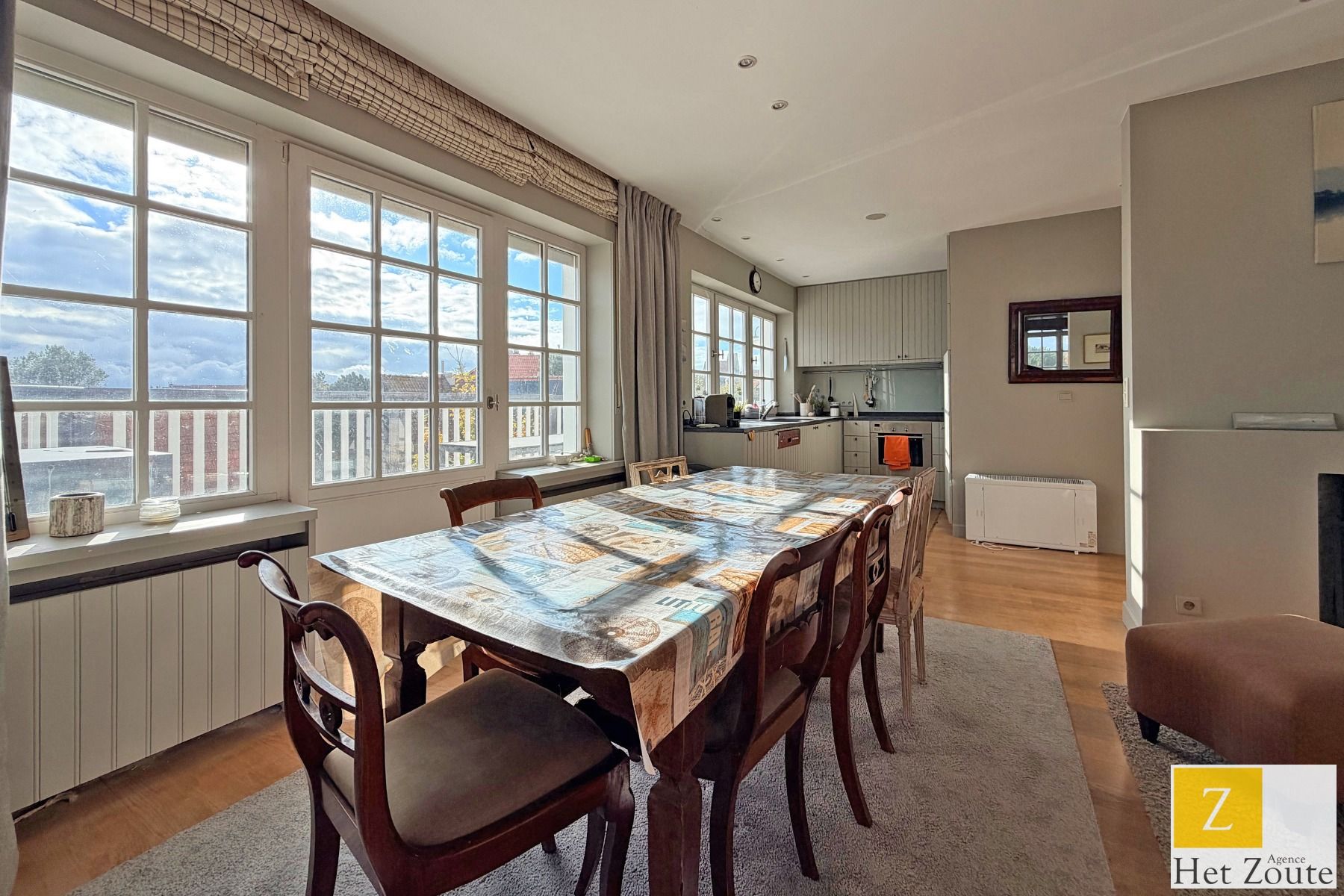 Gemeubeld karaktervol appartement op toplocatie - Het Zoute foto 5