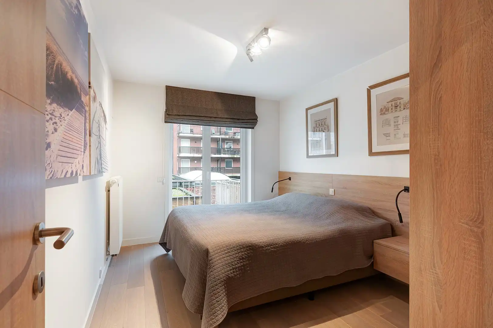 Lichtrijk appartement van 100 m² met terras, gelegen in de Koningslaan. foto 16