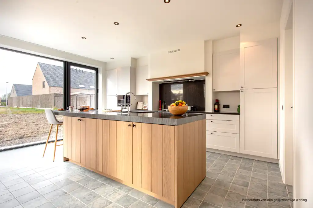 Prachtig gelegen villa te koop in Zwevezele - Breng uw droomhuis tot leven! - 6% BTW mogelijk* foto 5