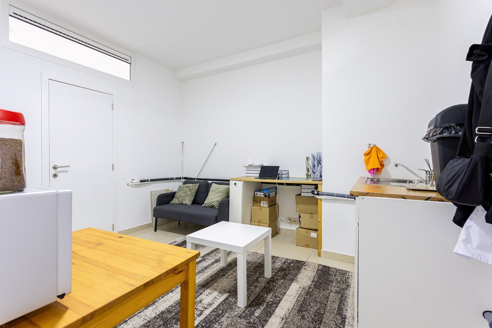 Handelsgelijkvloers of kantoorruimte met centrale ligging! foto 17