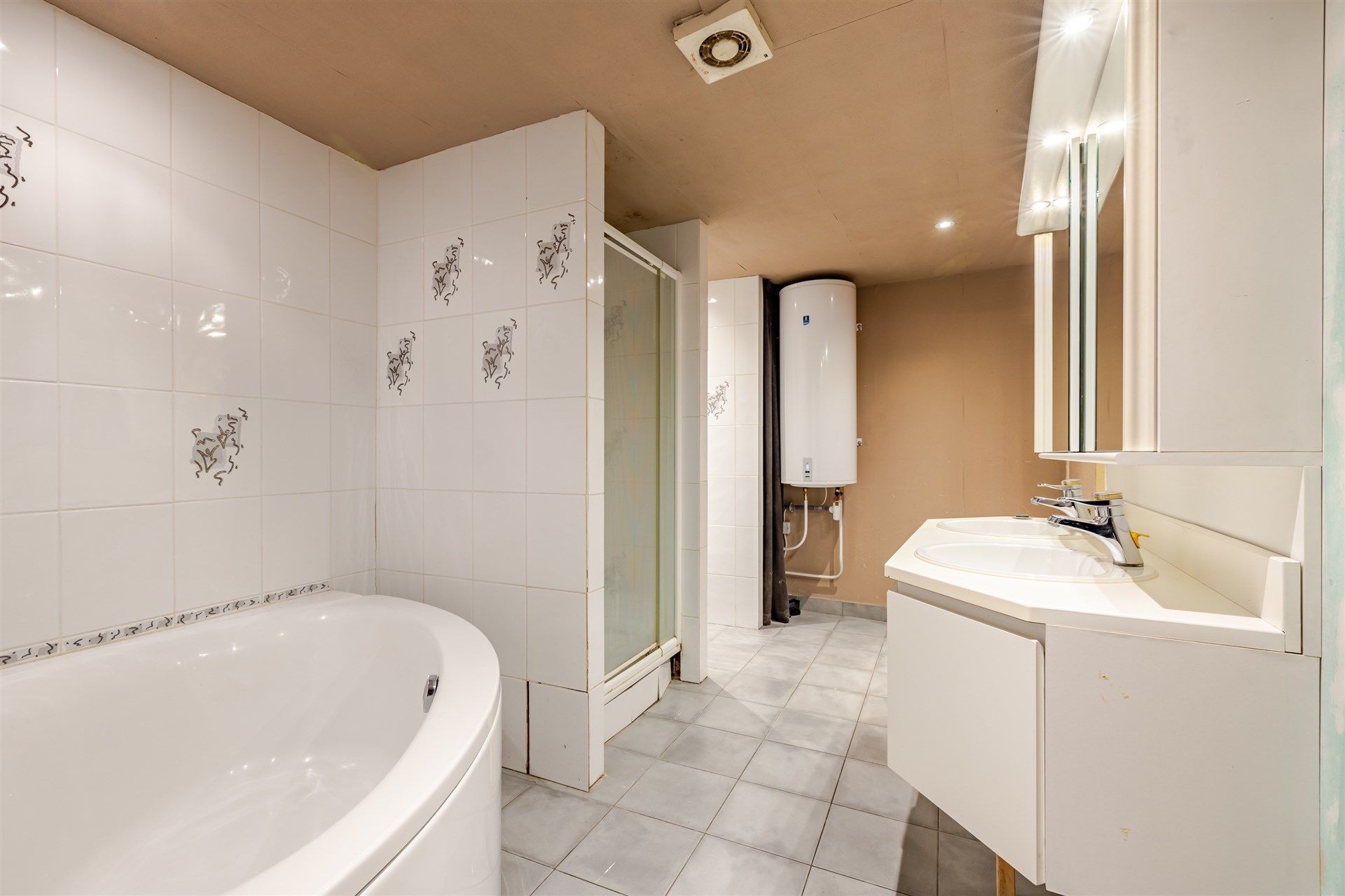 Te renoveren woning met ruimte voor achtertuin foto 12