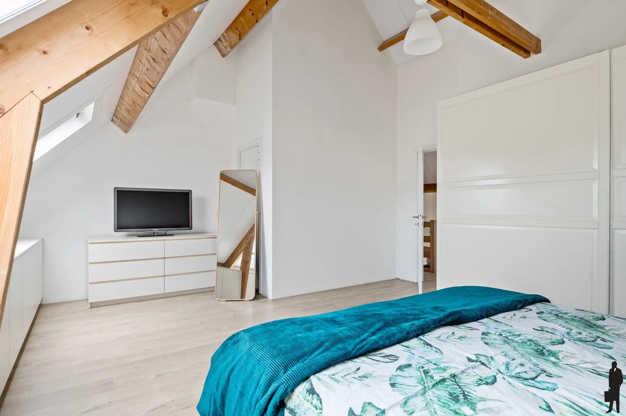 Instapklare woning met 4 slpks, ZO tuin en dubbele garagebox foto 25