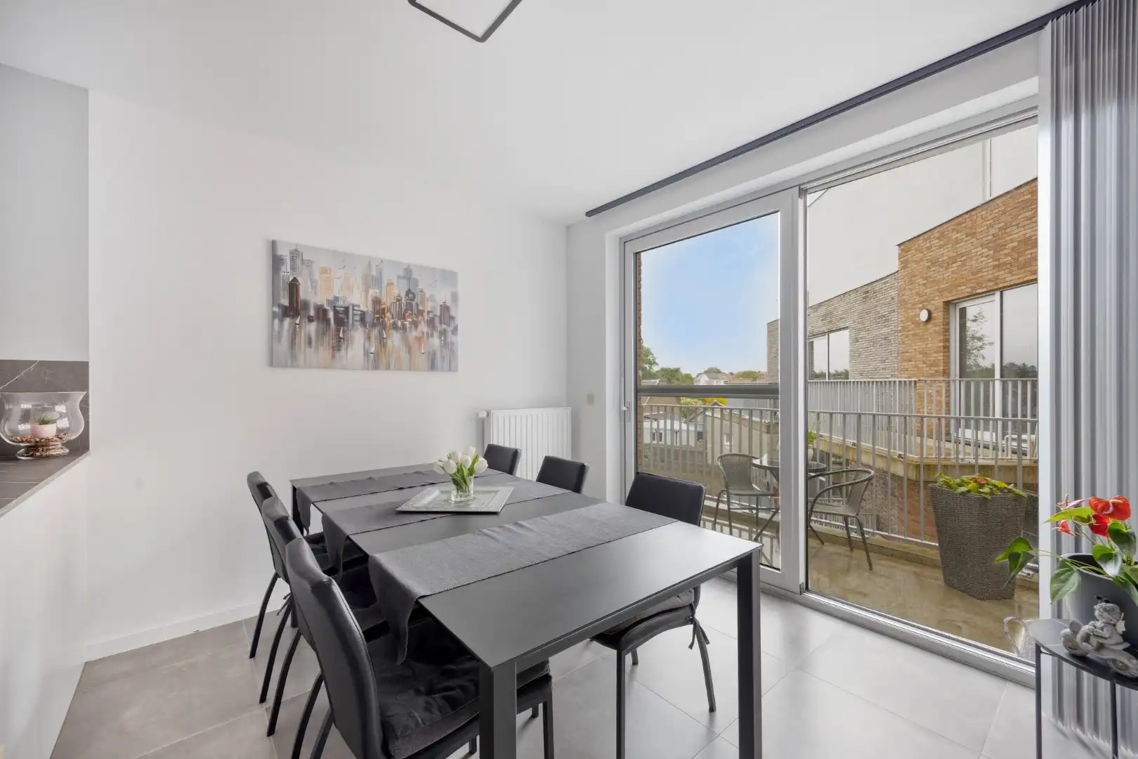 Instapklaar BEN-appartement met mooi terras en 2 autostaanplaatsen foto 7