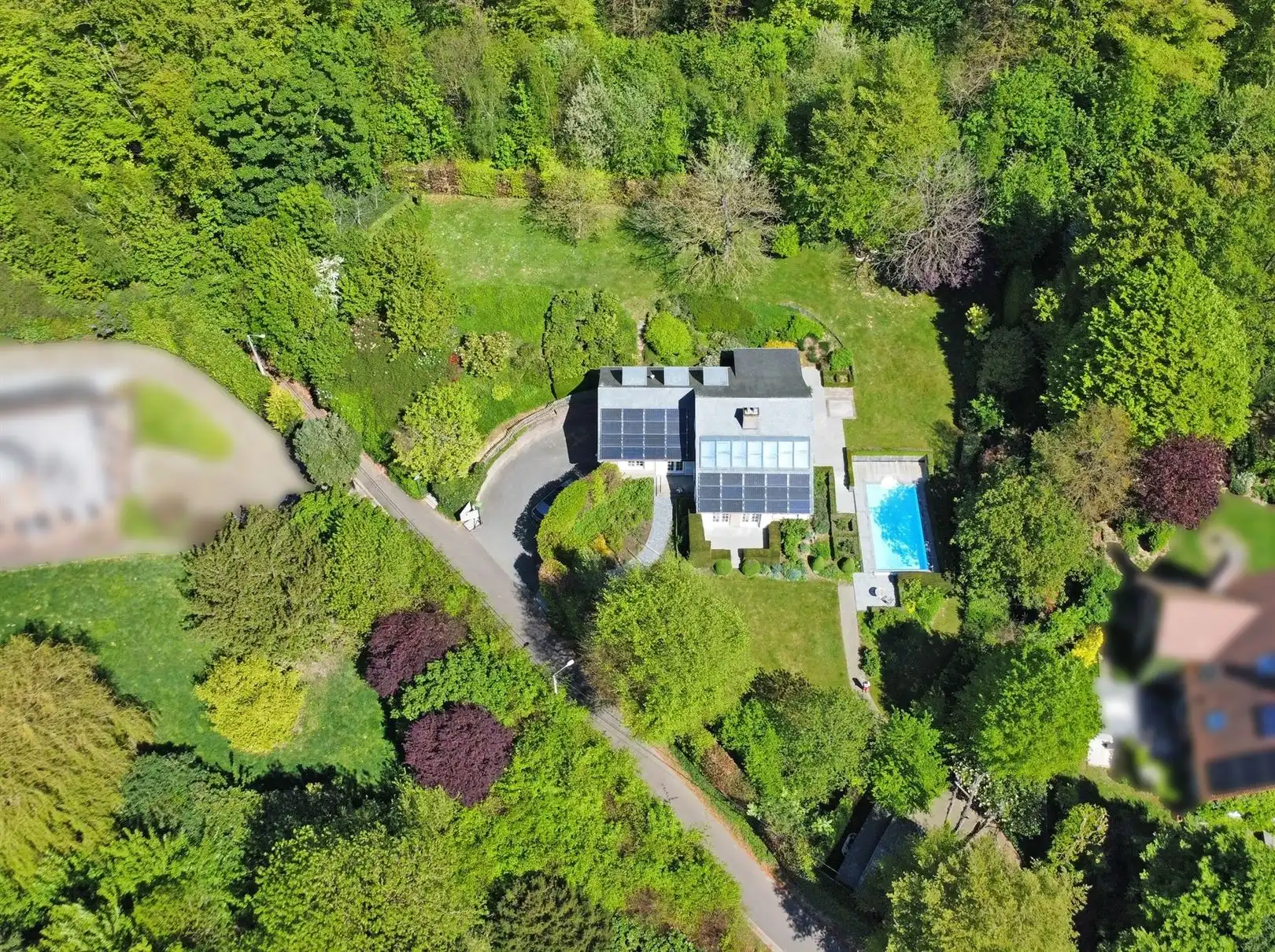 Tijdloze villa in het groen nabij de stad foto 32