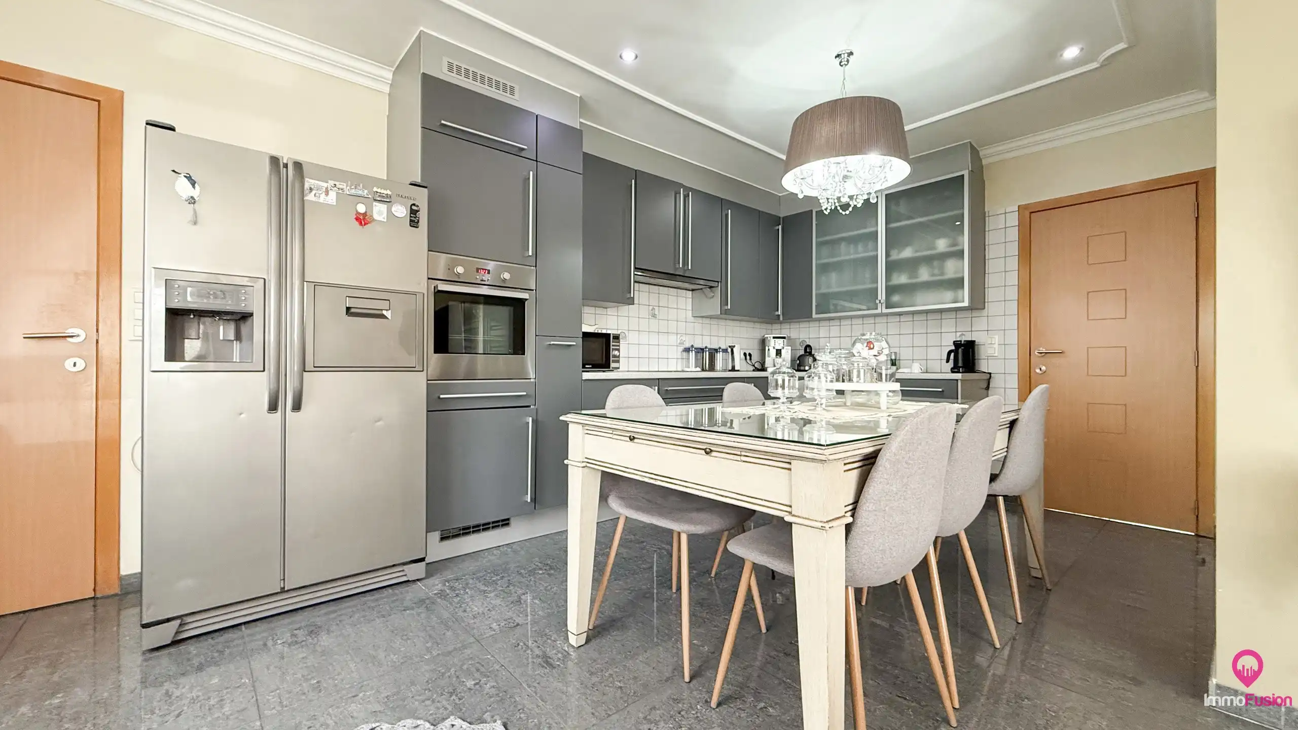 Ruime woning van 285m² met 5 slpks en apart bureel ruimte!  foto 9