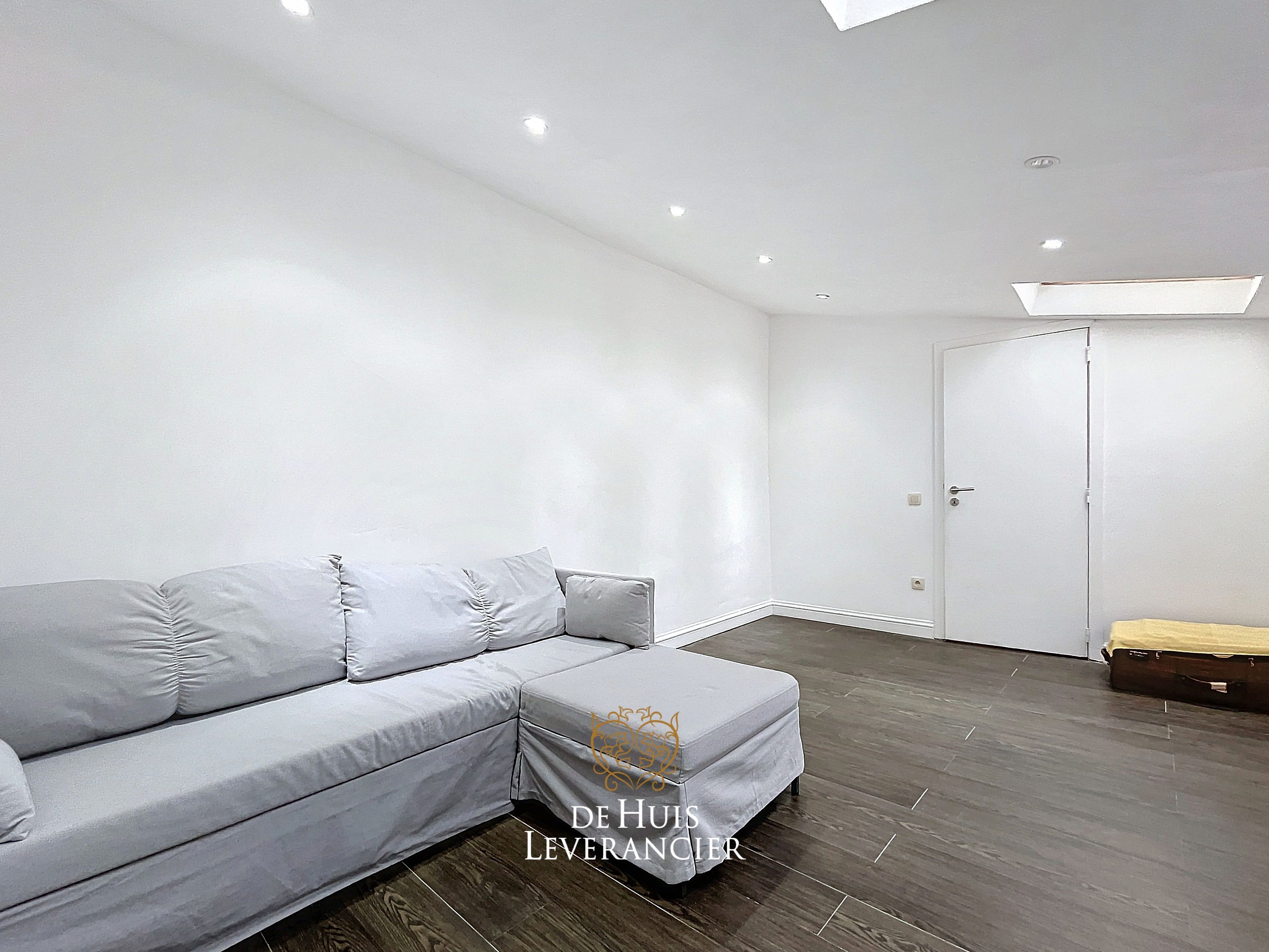RUIME woning te koop (8 slpks, 2 badk) die ook perfect als tweewoonst kan dienen foto 36