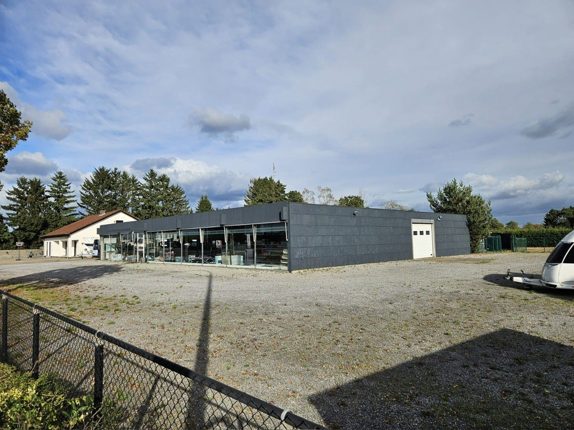 Te koop: commercieel gebouw of projectlocatie in Dilsen-Stokkem foto 3
