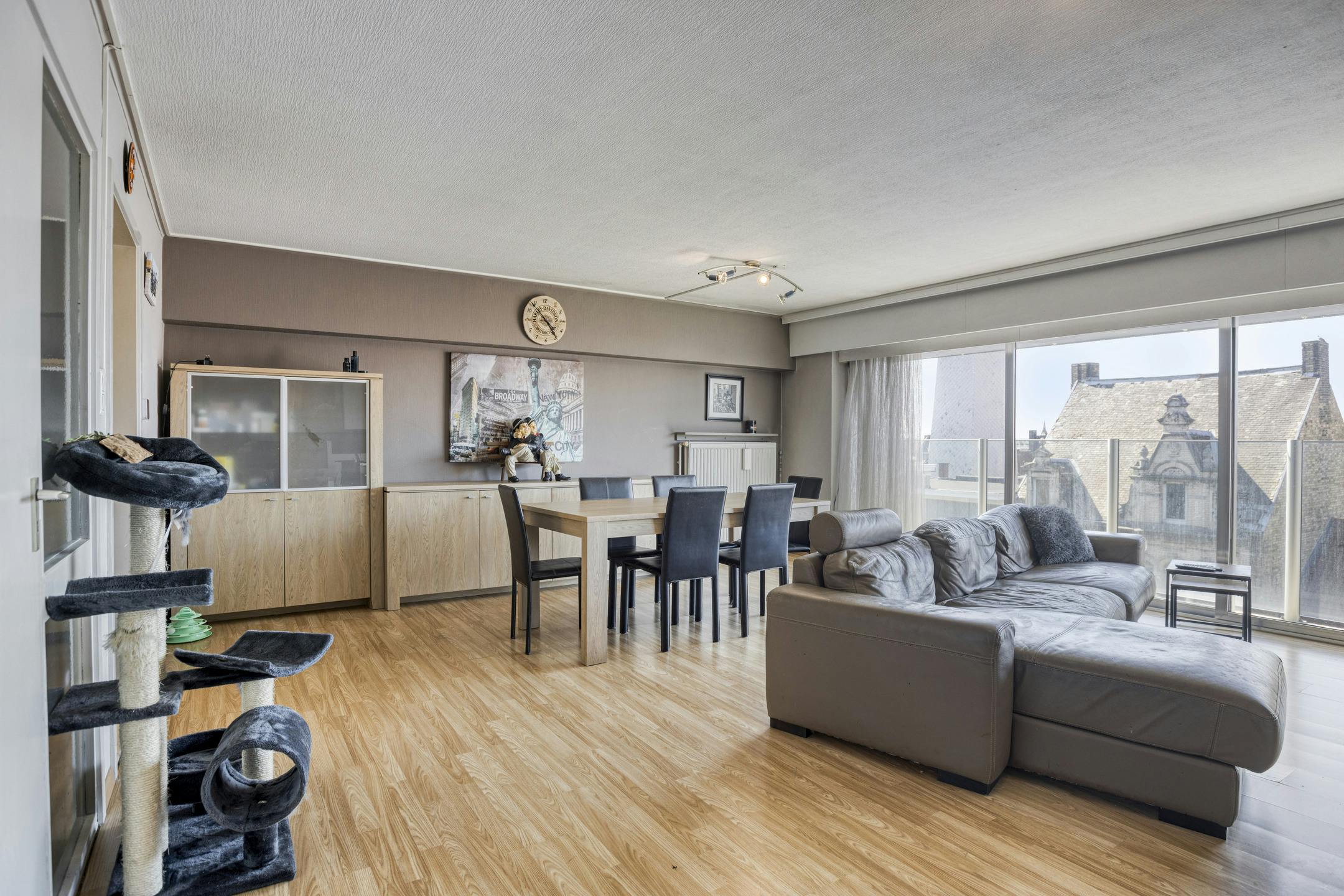 Appartement met 2 slaapkamers in hartje Roeselare. foto {{pictureIndex}}