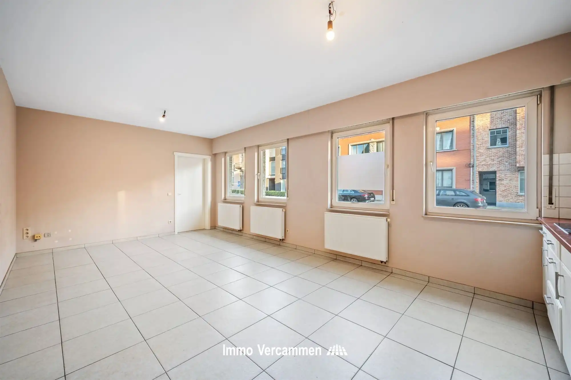 Gelijkvloersappartement met 1 SLPK en garagebox te Putte foto 2