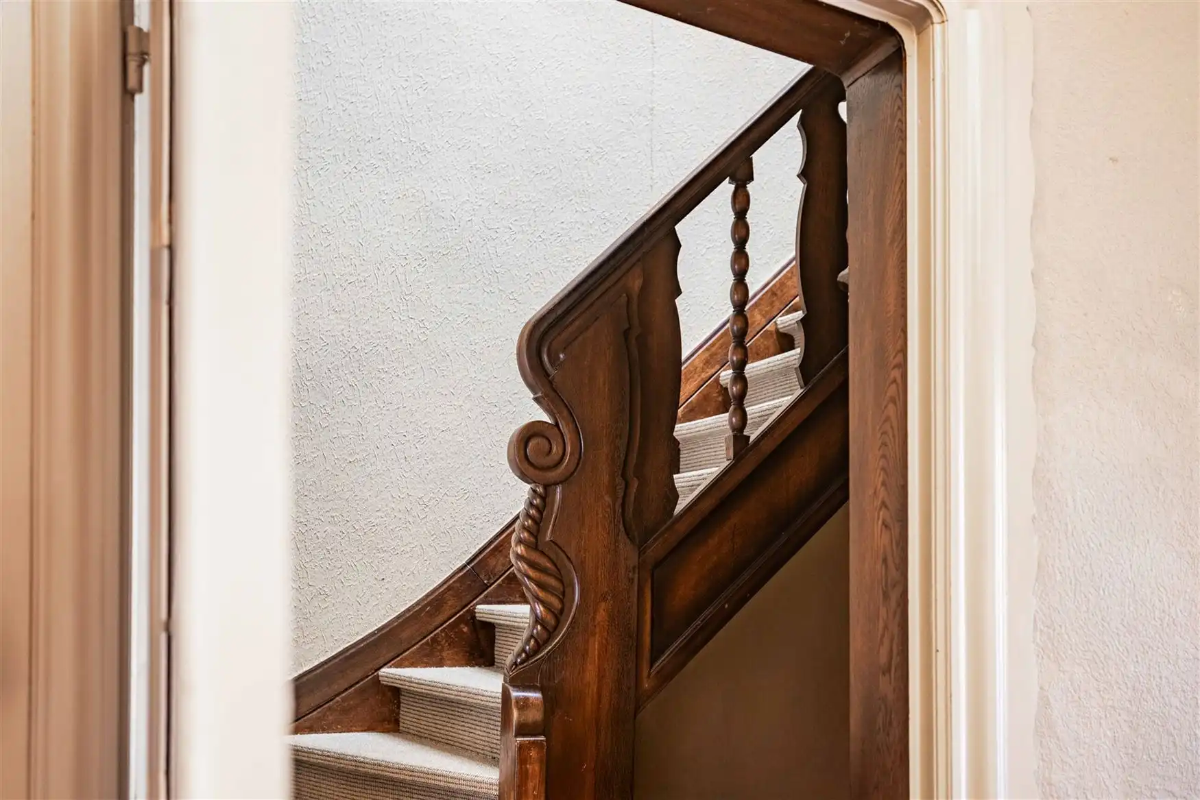 Unieke woning met terras en karaktervolle details. foto 21