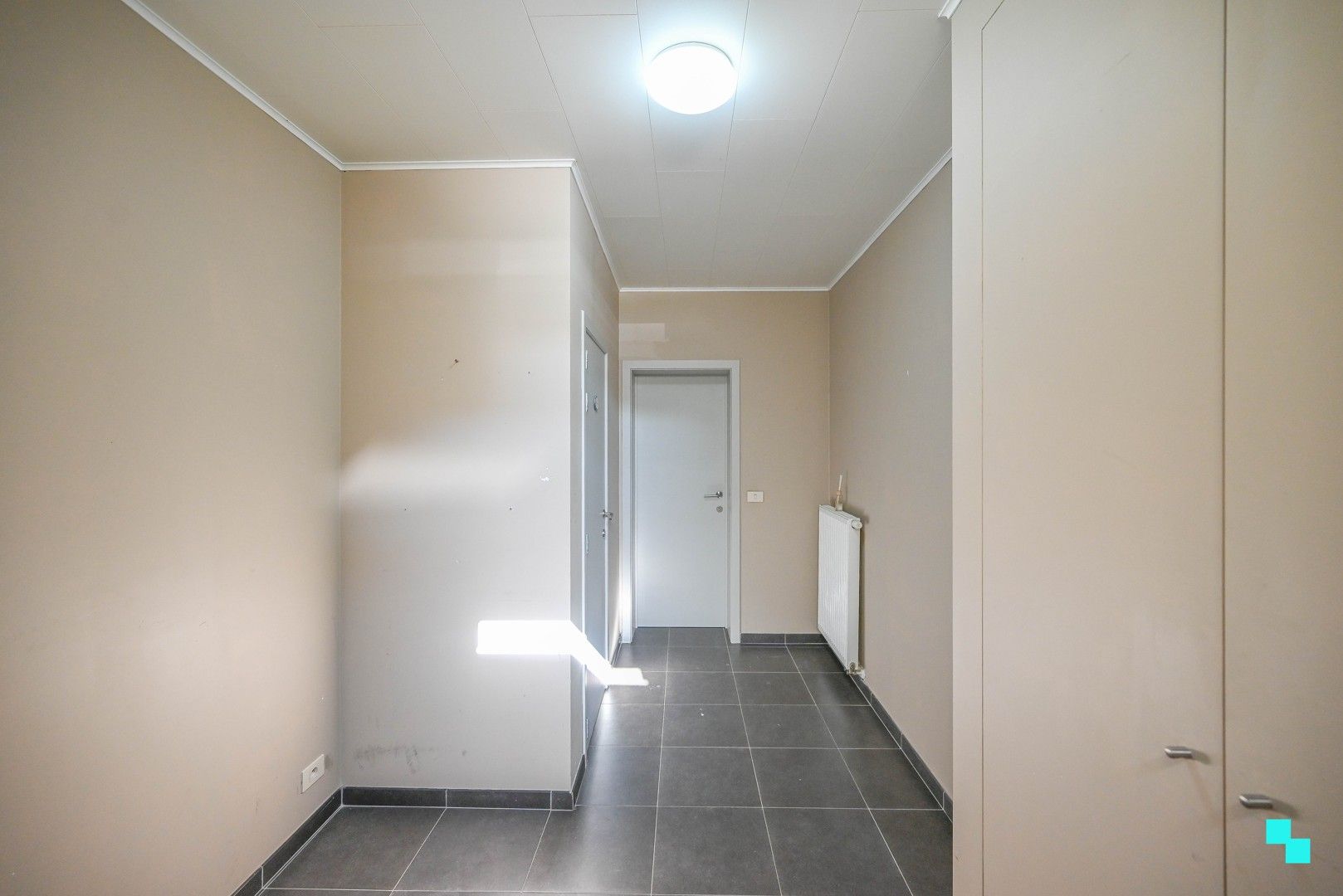 Goed onderhouden woning in het centrum van Oostrozebeke! foto 10