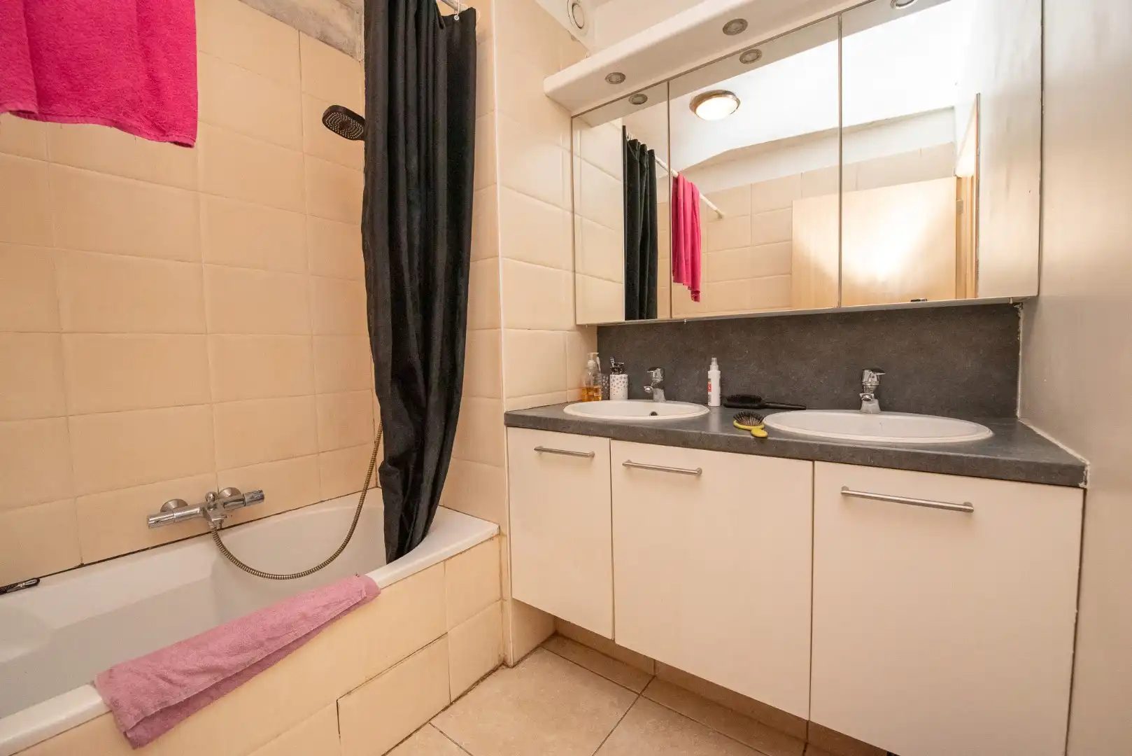 Ruim appartement te huur in Anzegem met twee slaapkamers foto 7