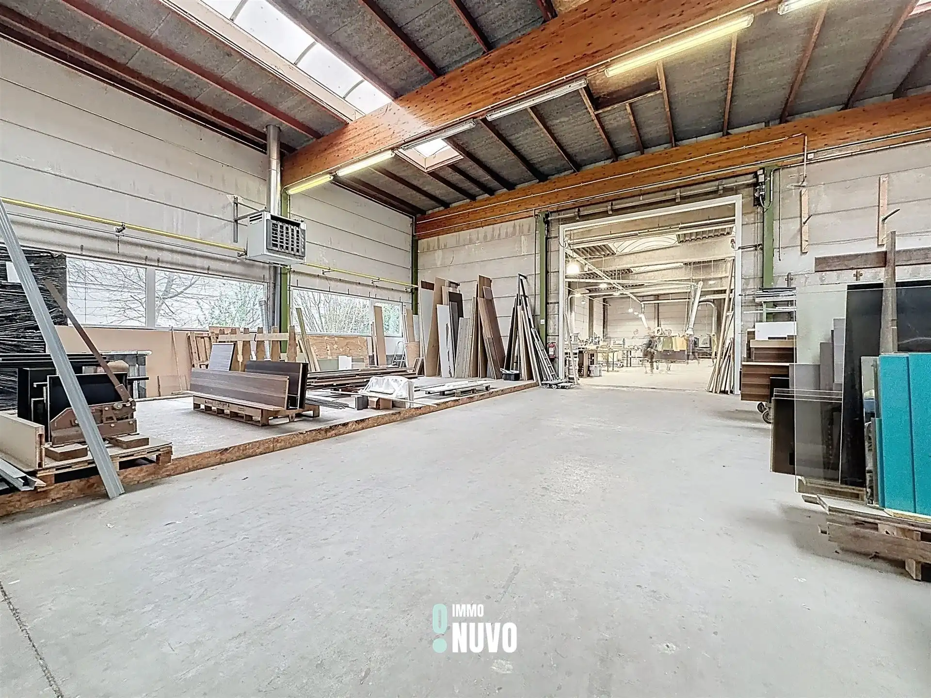 Magazijnen + Kantoren + Showroom foto 4