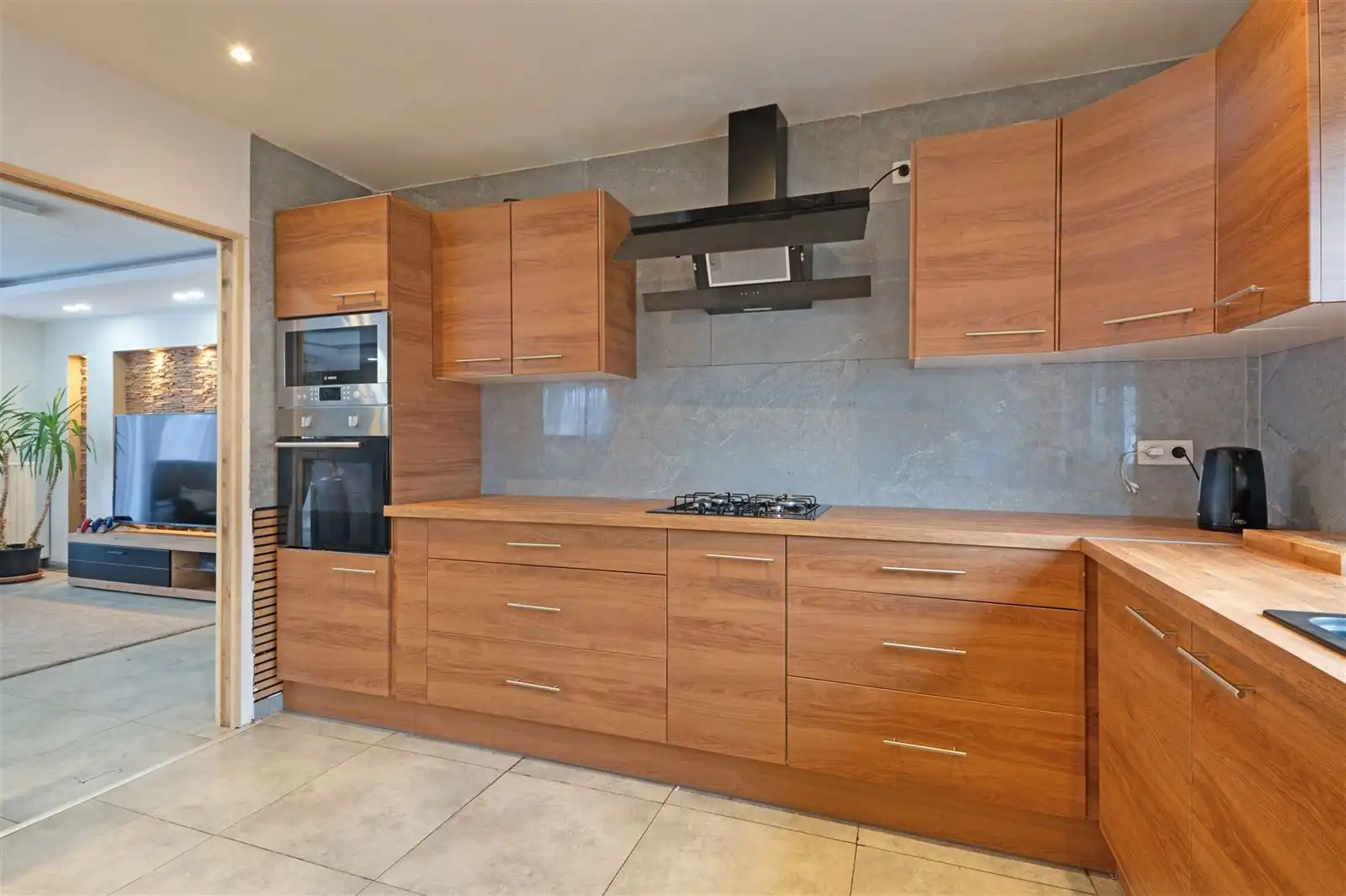 Instapklare gezinswoning met tuin en garage nabij centrum foto 8