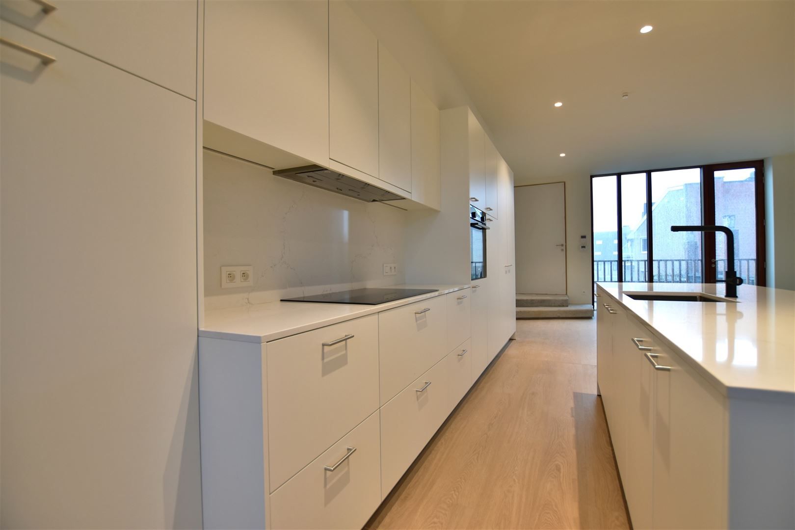 Prachtig luxueus appartement te huur in het bruisende hart van het centrum!  foto 7