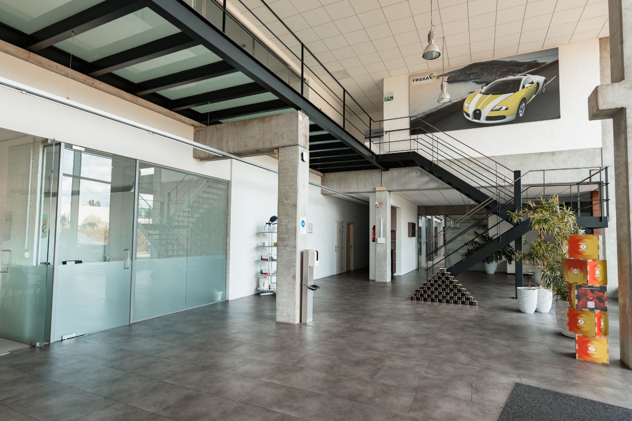 Modern bedrijfsgebouw langs E17 in Zwijndrecht foto 17