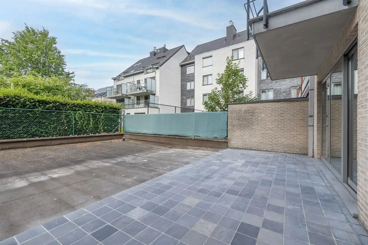 Gelijkvloers appartement met 2 slpk., terras en garagebox foto 10