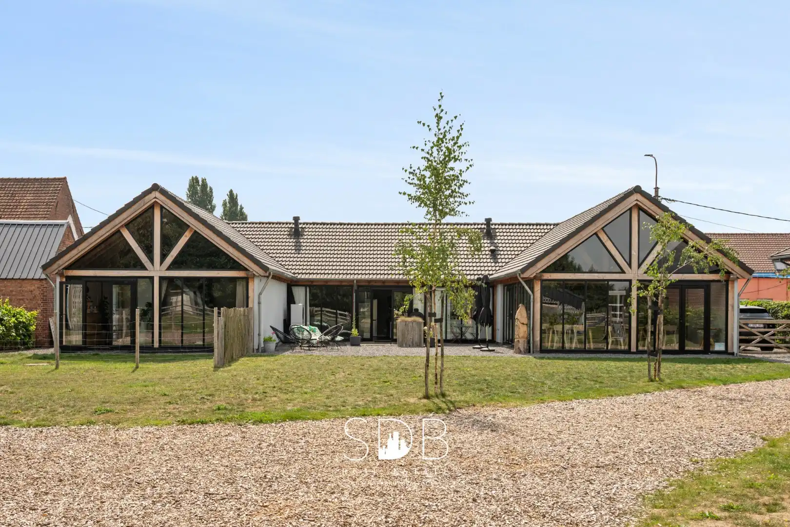 Charmante woning met aparte kantoorruimte op 14.569 m² foto 2