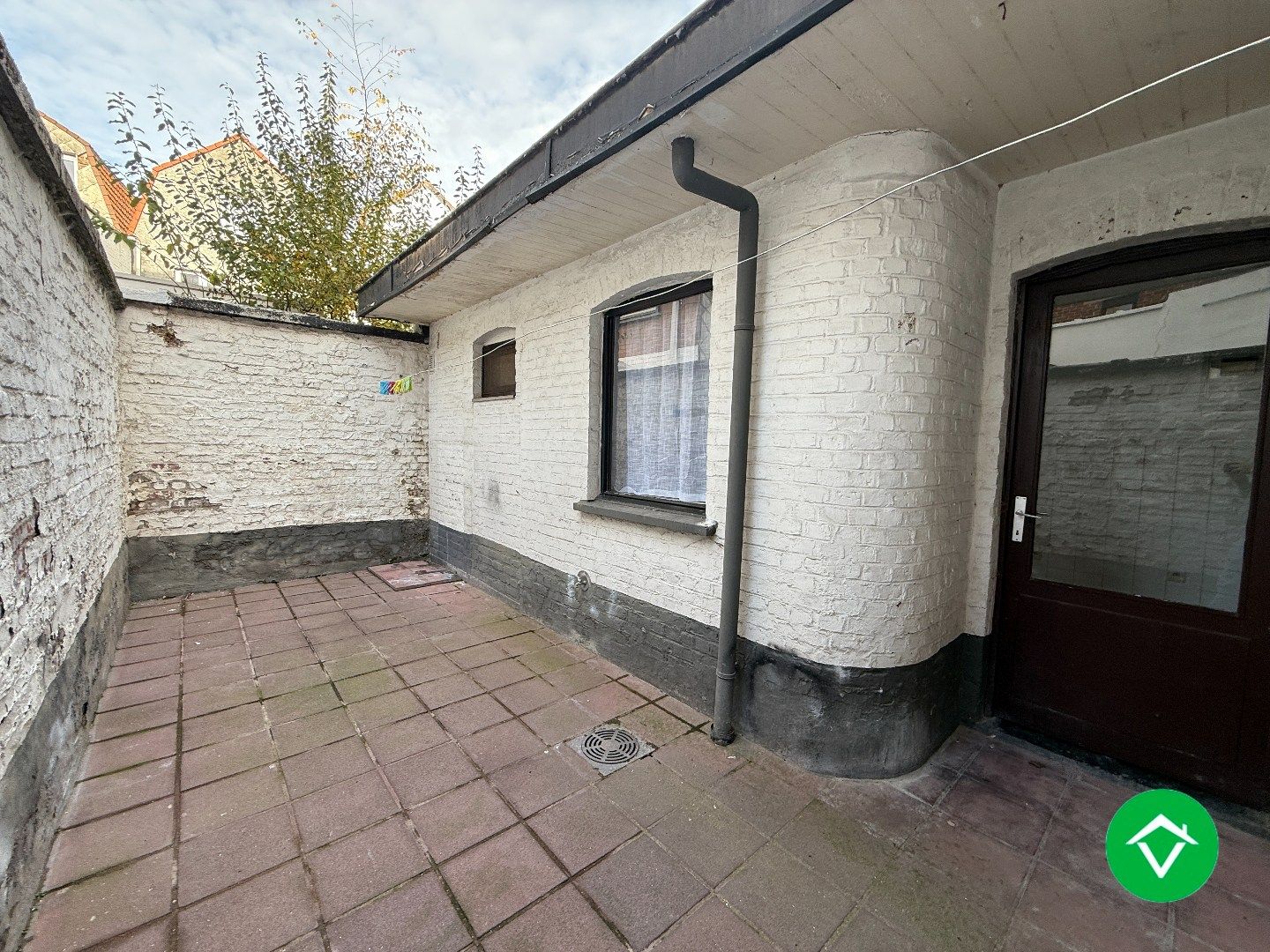 Woning met 3 slaapkamers en koer te centrum Roeselare foto 9