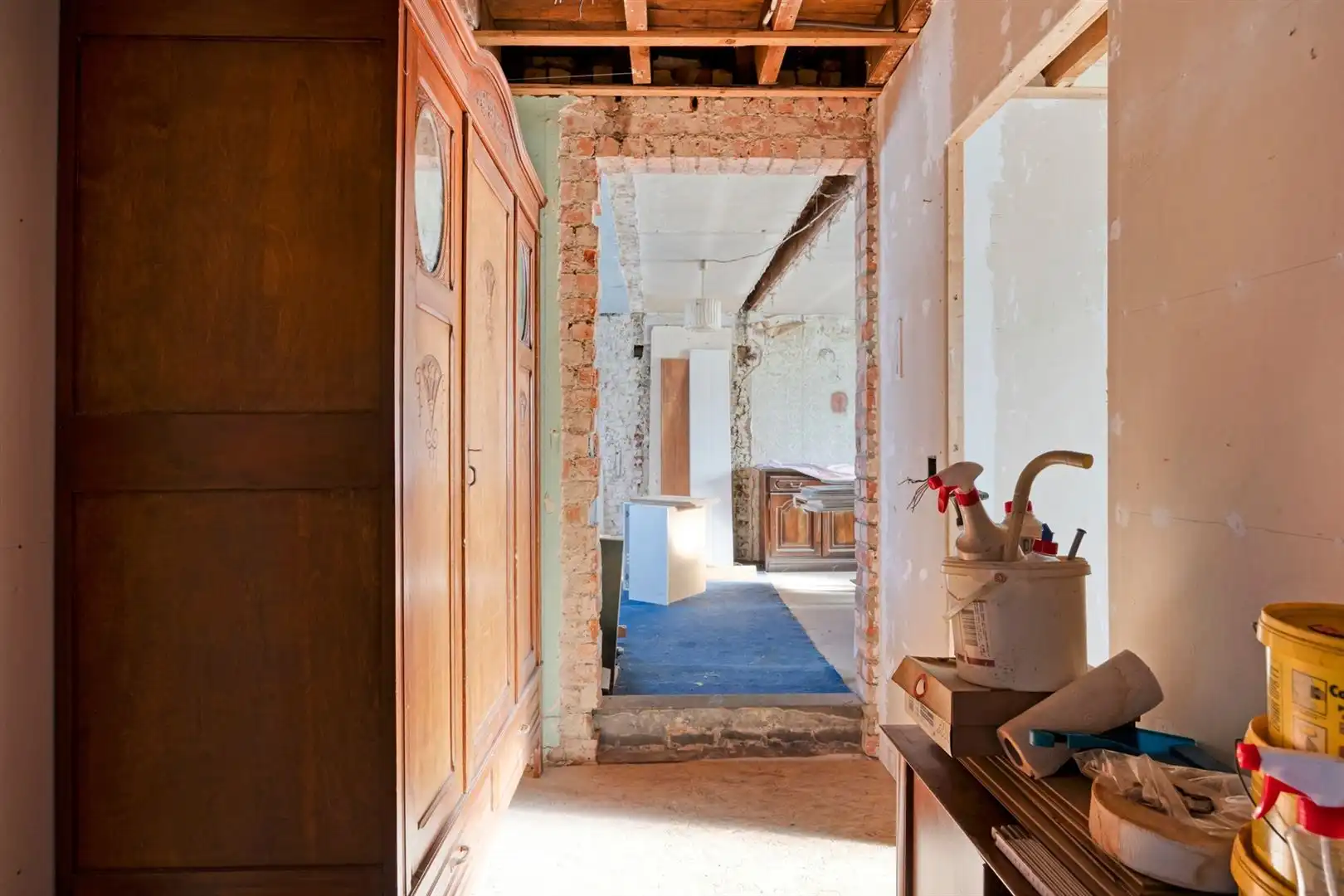 Grondig te renoveren huis. foto 20
