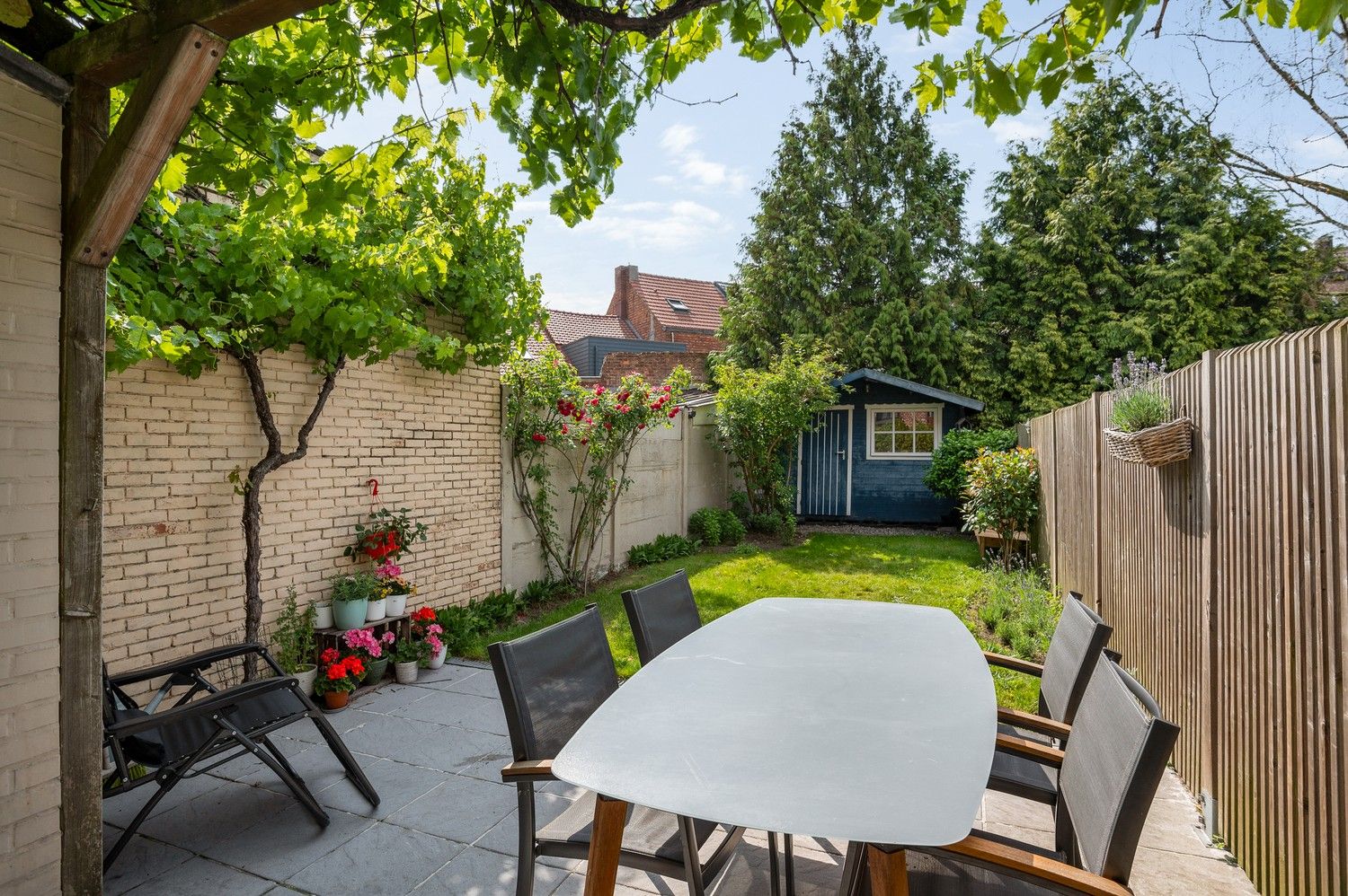 Charmante en lichtrijke woning met 2 slaapkamers en aangename groene tuin op toplocatie in Ekeren! foto 15