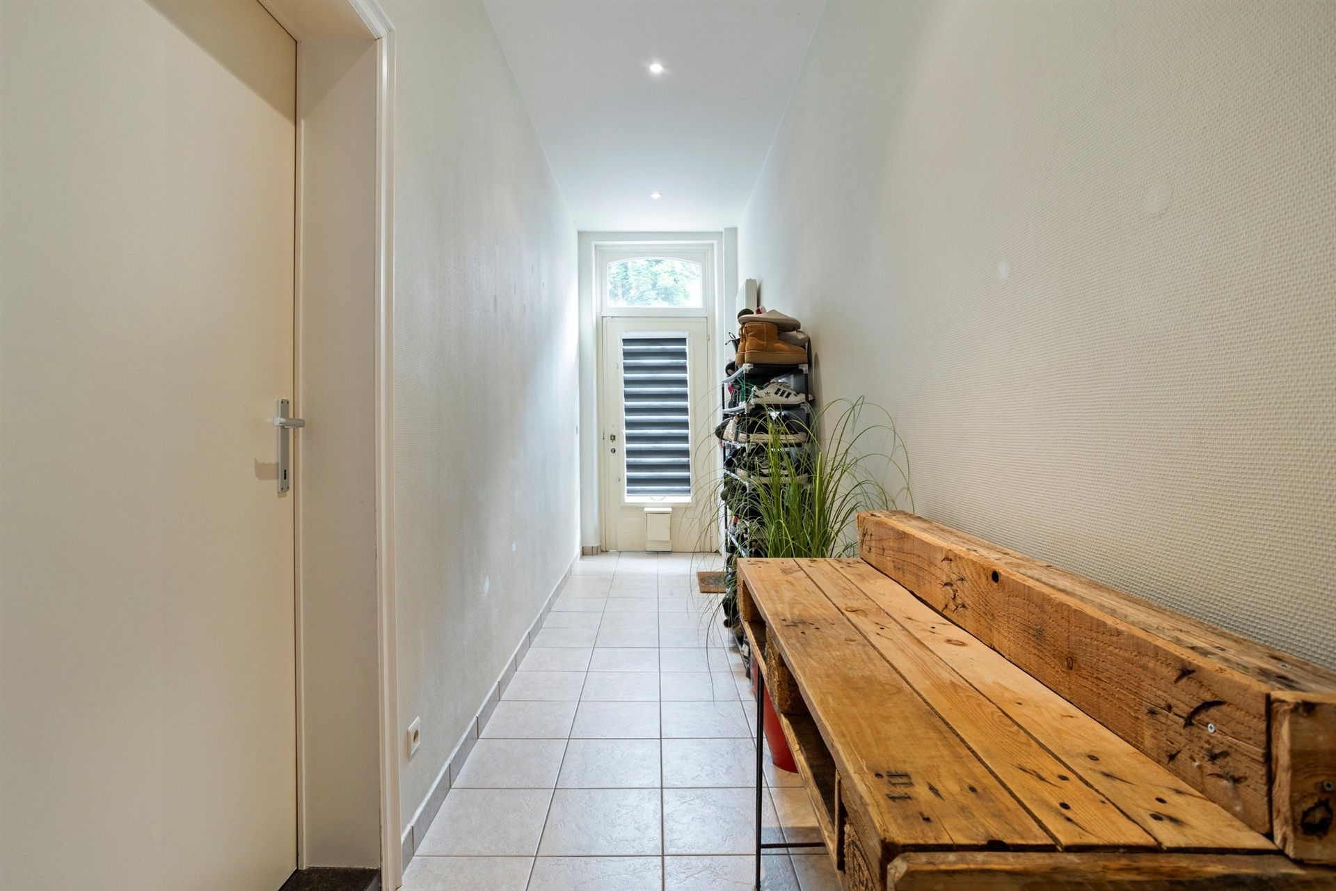 Instapklare rijwoning met stadskoer in hartje Merchtem foto 3