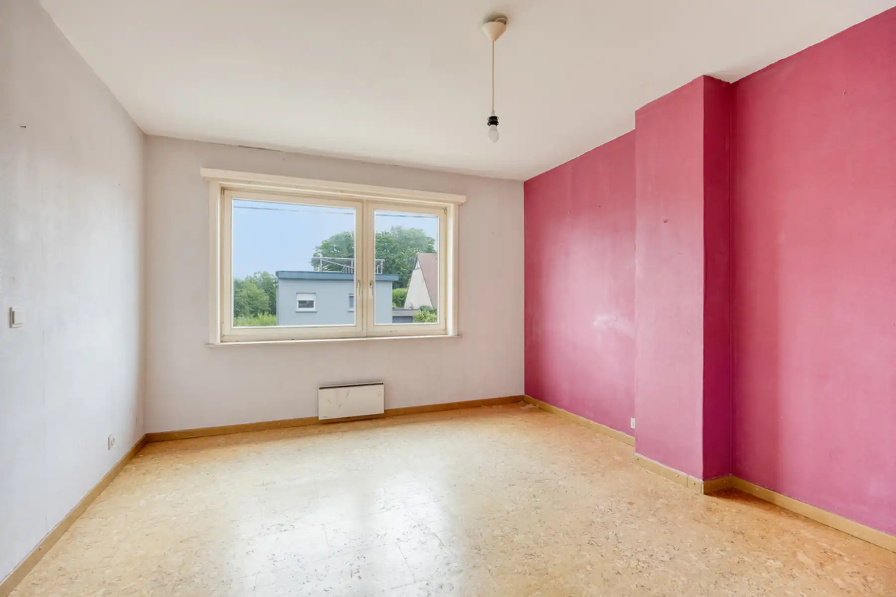 Gezinswoning - 3 slaapkamers, gezellige tuin en ruime oprit foto 14