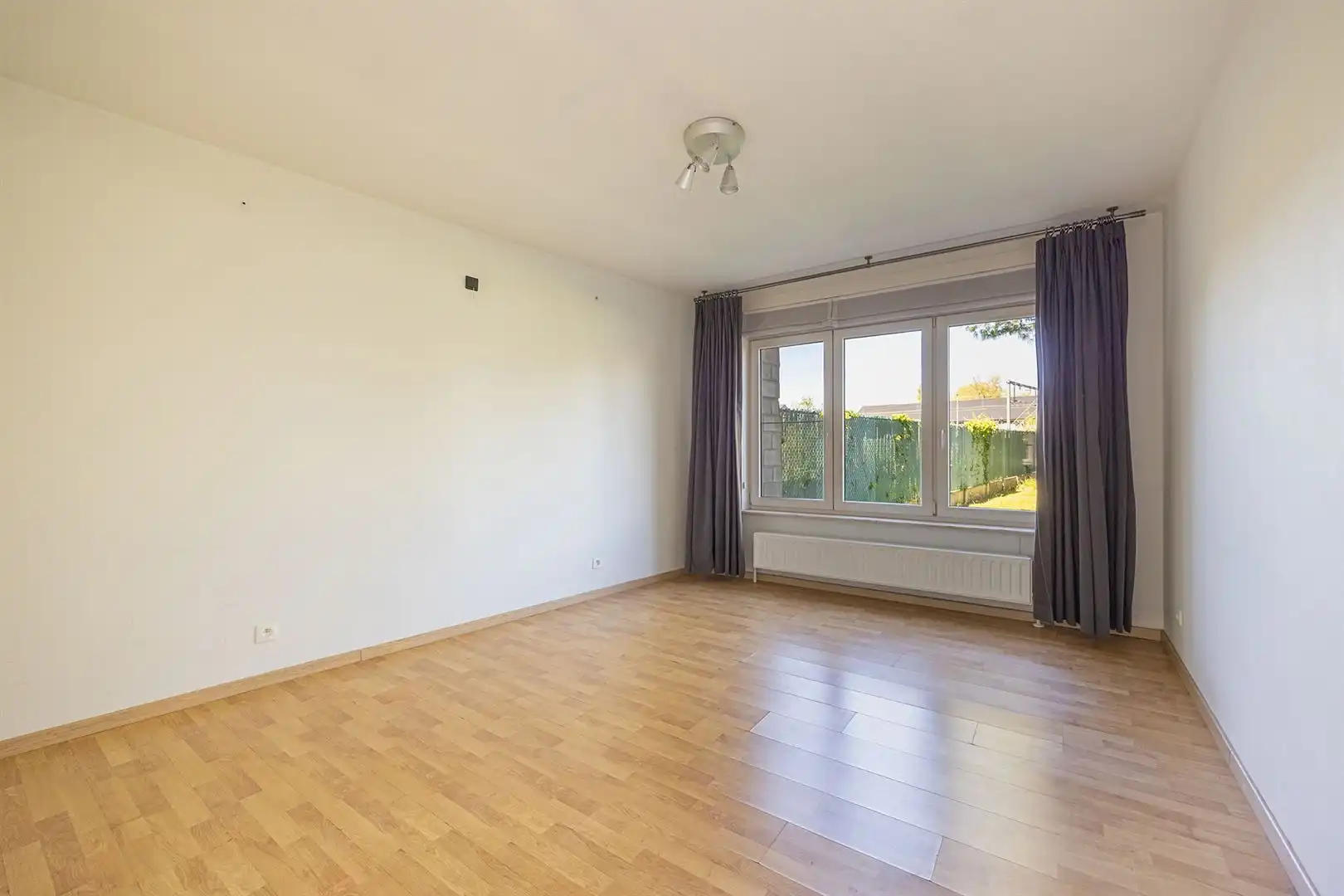 Glkvl. appartement met 2 ruime slaapkamers en garage! foto 13