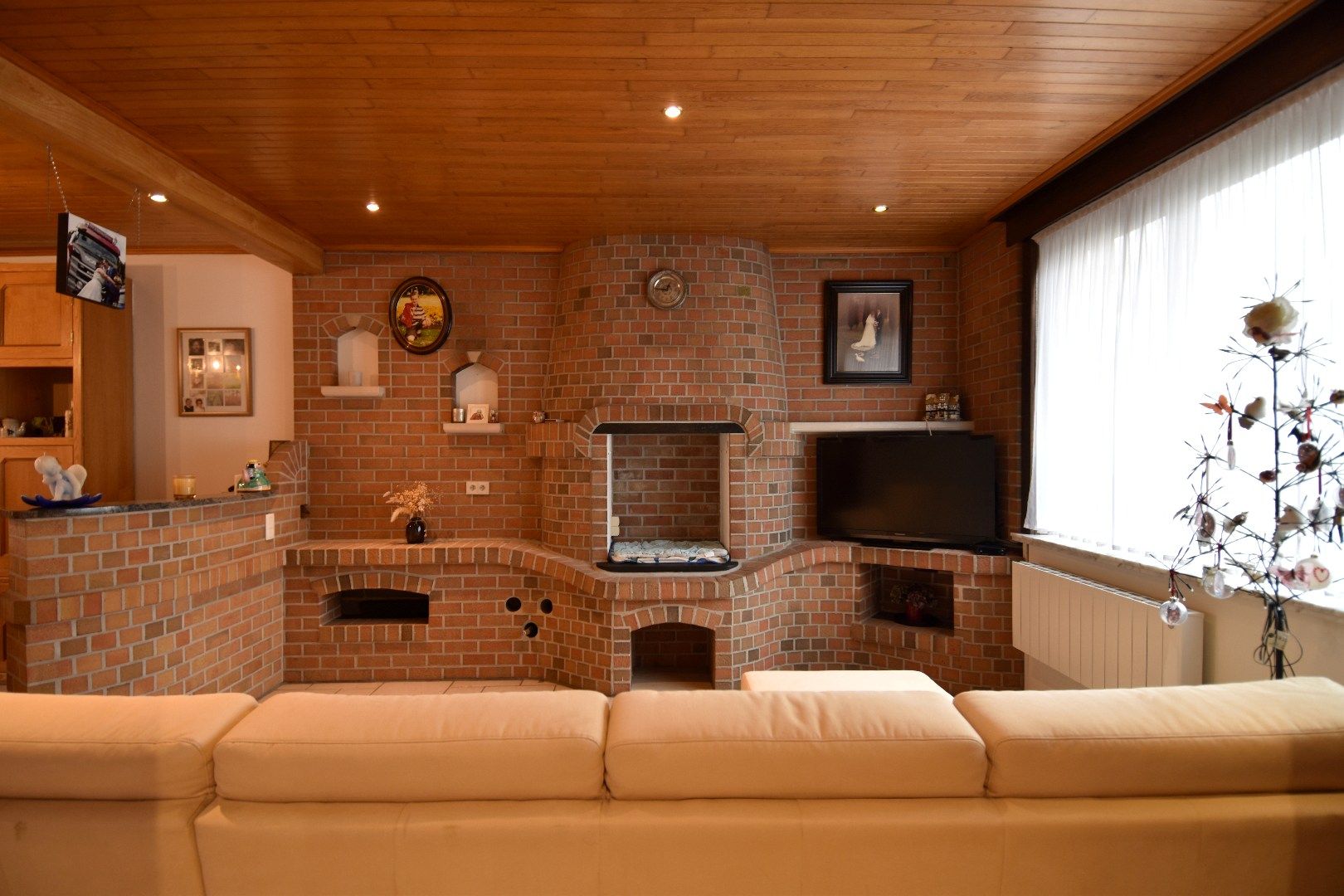 Instapklare woning met 3 slaapkamers te koop in het centrum van Aalbeke foto 3