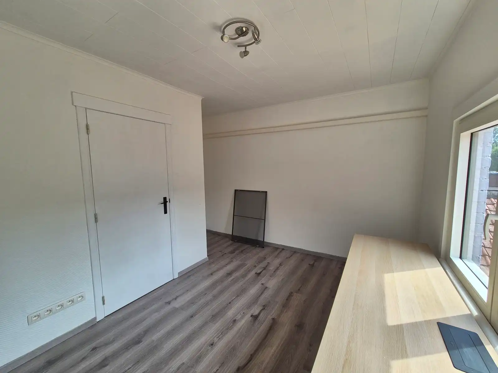 Gerenoveerde rijwoning met 2 slaapkamers foto 12