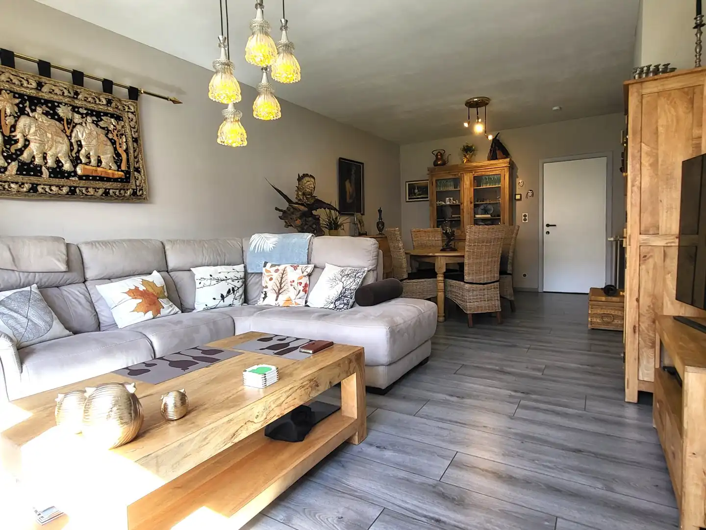 Deze ruime halfopen bebouwing met een bewoonbare oppervlakte van 134 m² is rustig gelegen aan de stadsrand. foto 11