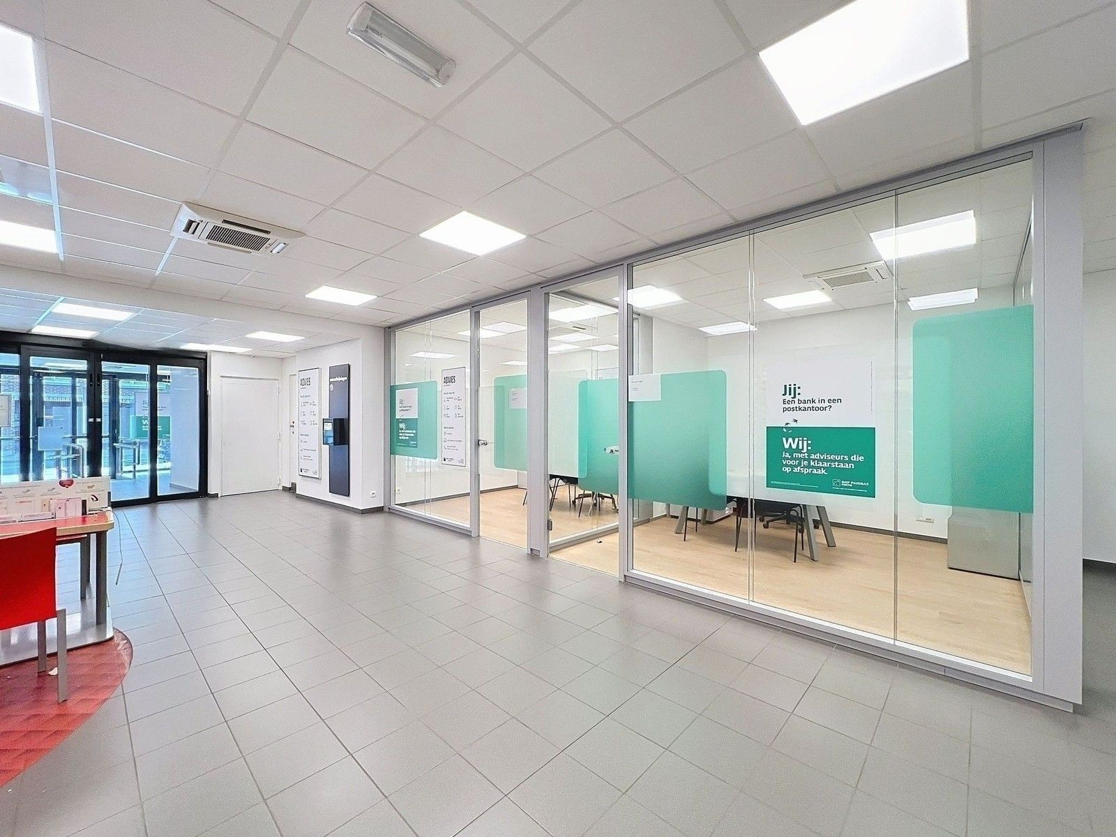 Veelzijdig pand bestaande uit RUIME woning met kantoor/praktijk/winkelruimte (267m²) + VERHUURD handelsgelijkvloers (238m²) op COMMERCIËLE ligging te Tielt! foto 41