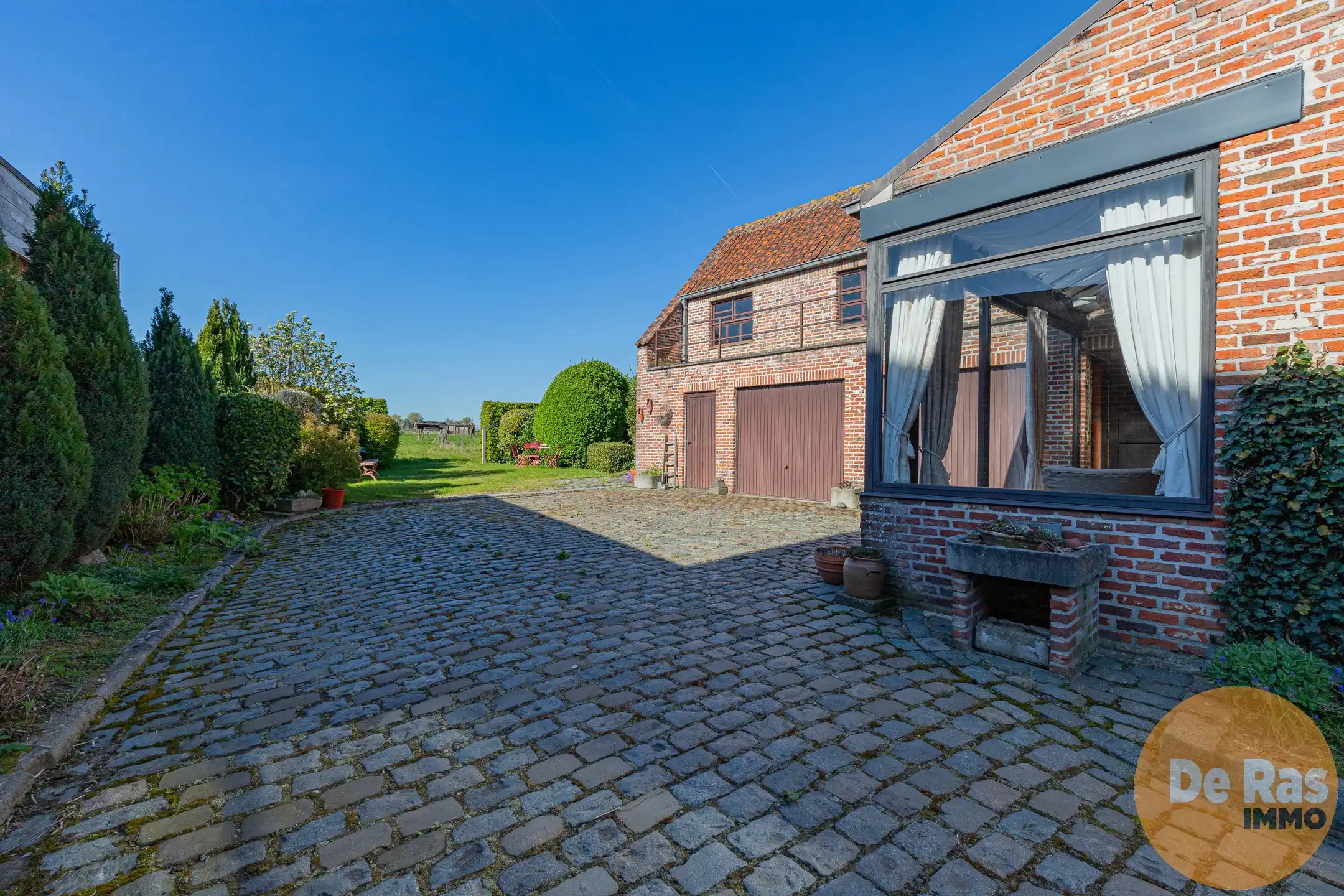  ERONDEGEM-Verzorgde 4-gevelwoning met achterliggende weide foto 6