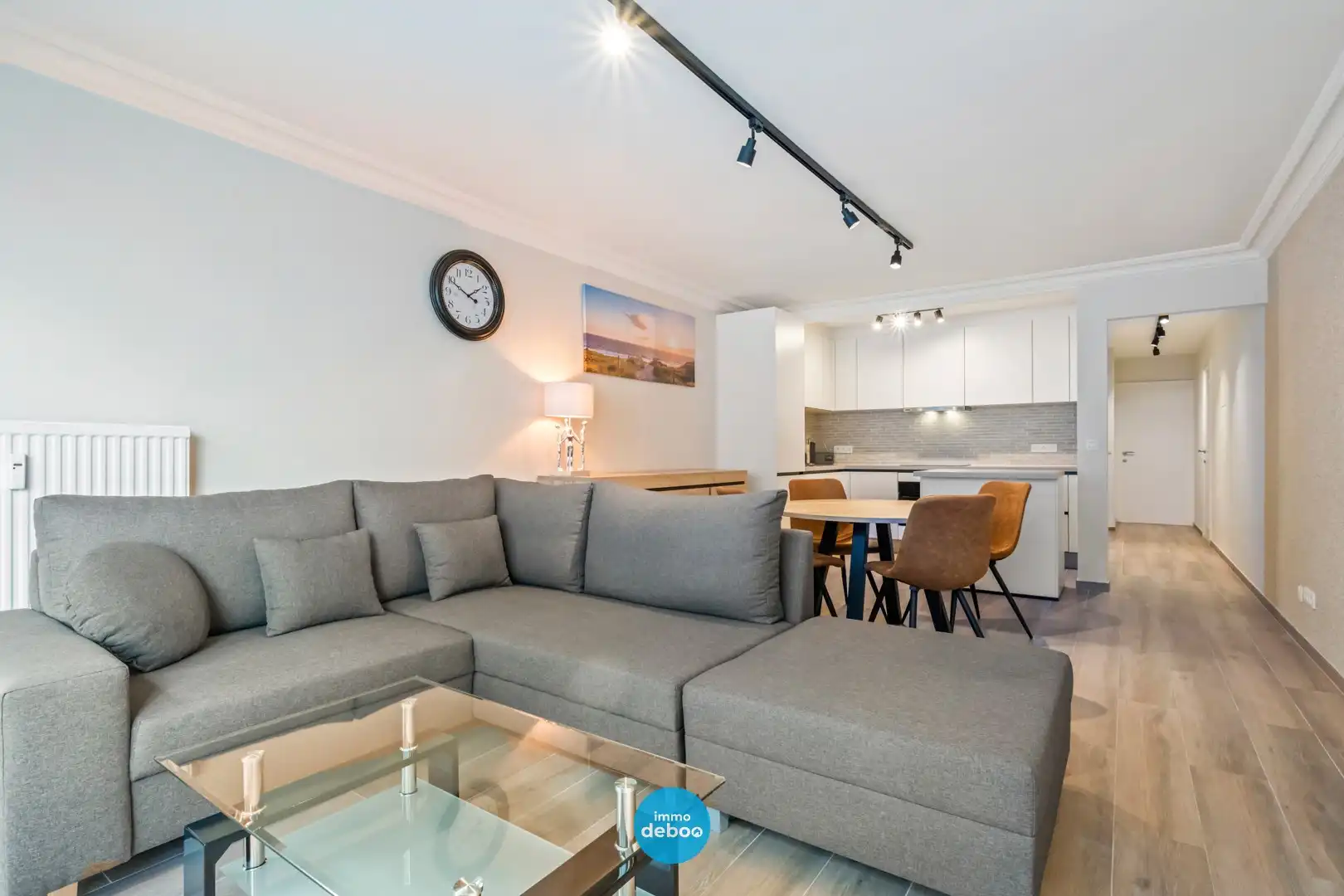 Gerenoveerd appartement met zonnig terras vlakbij centrum & zee foto 2