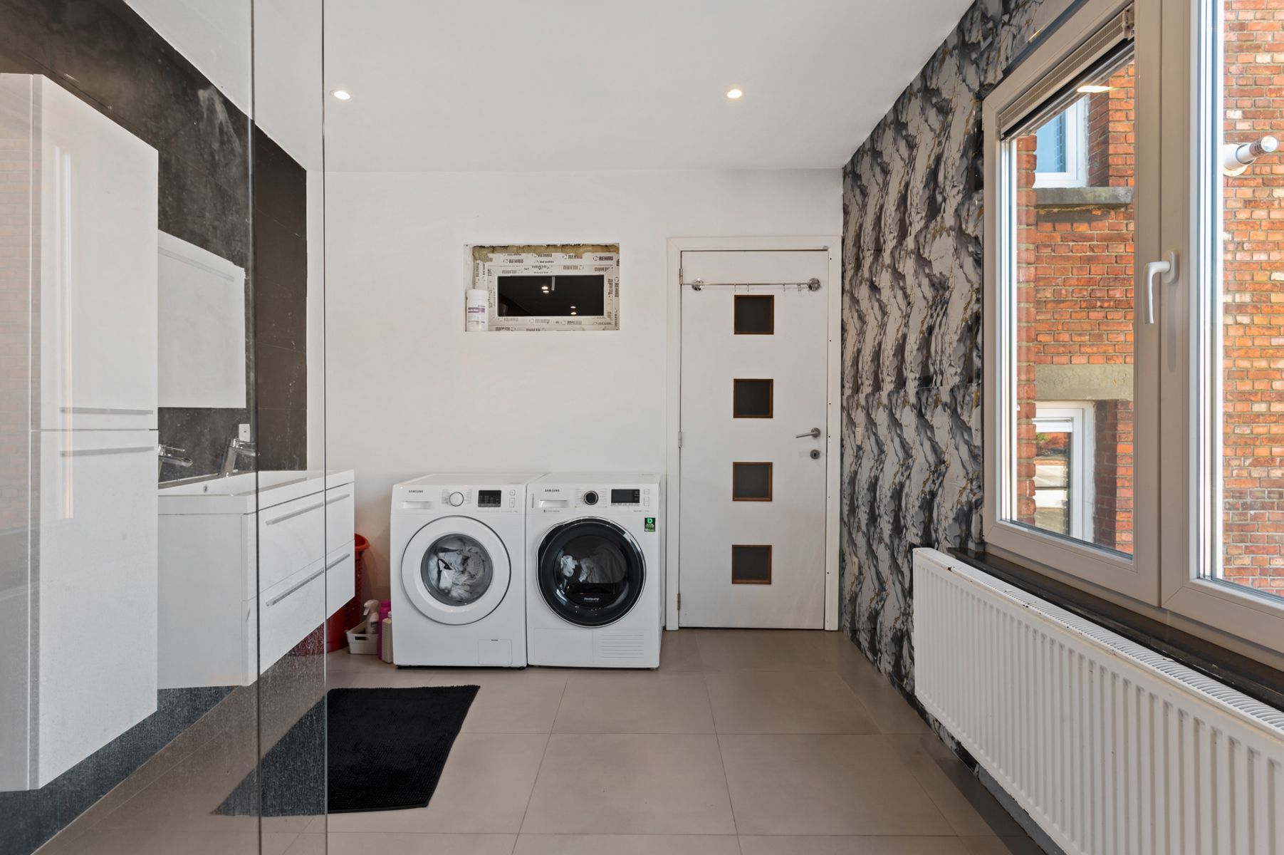 Lichrijk, energiezuinig en instapklare woning in Ekeren foto 12