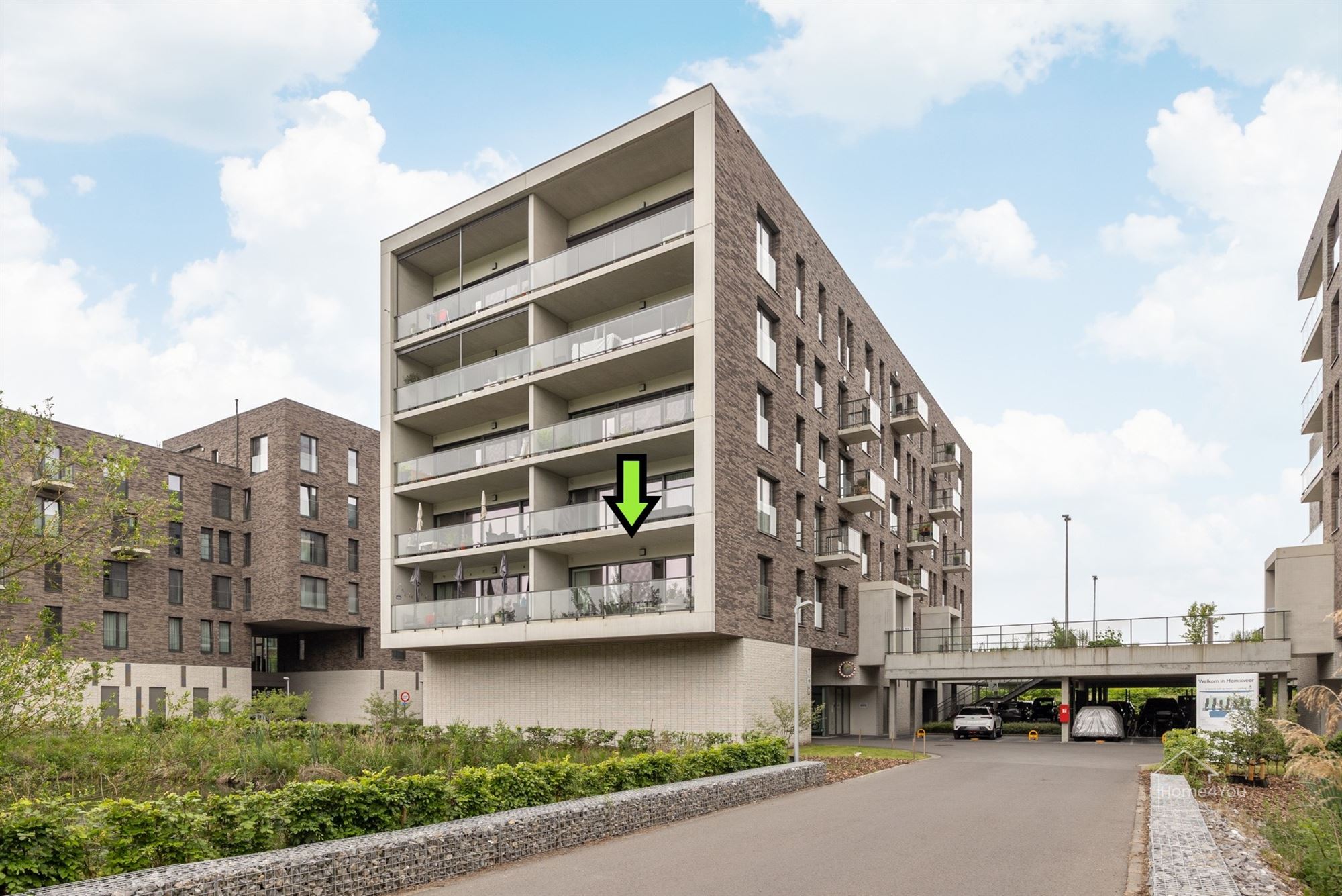 Hoogwaardig kwalitatief afgewerkt appartement met ruim terras en auto staanplaats foto 15