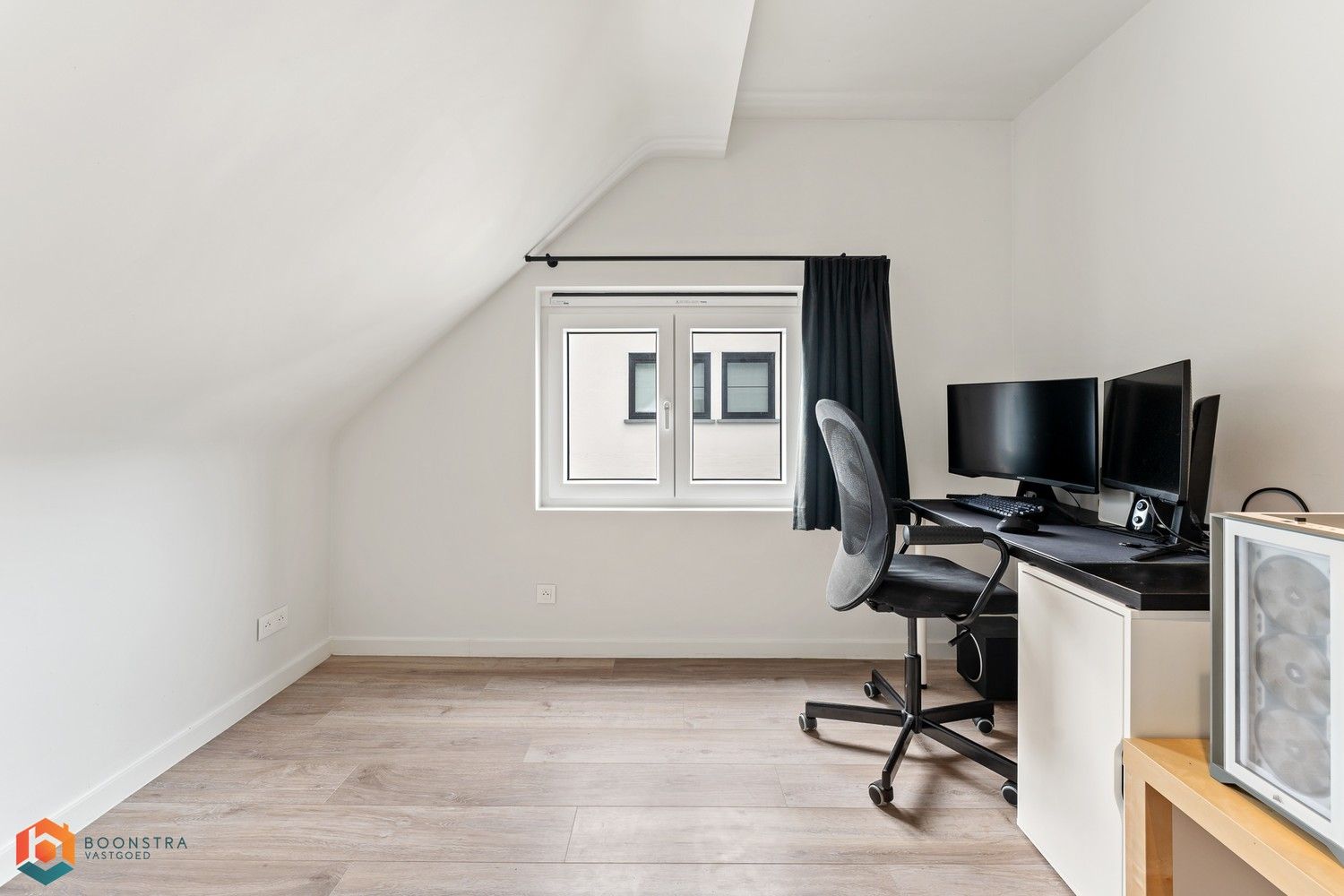 Gerenoveerde woning met 3 slpkrs op 683m foto 14