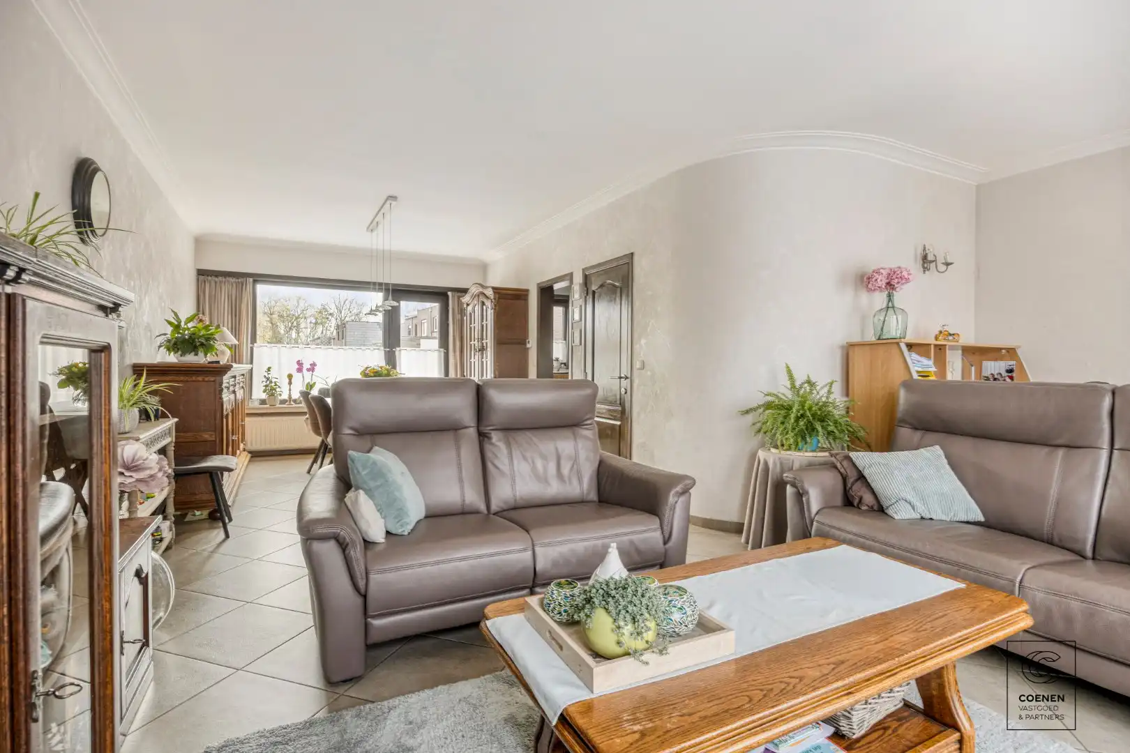 Zeer verzorgde bel-etagewoning op een centrale ligging te Kontich! foto 4