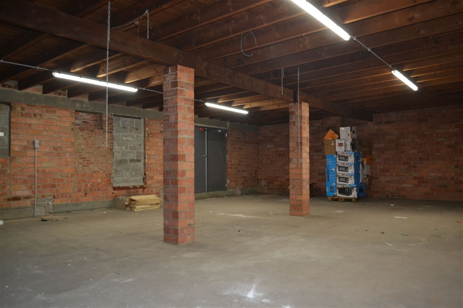 Afgesloten duplex stockage unit (+/- 128 m²). foto 7