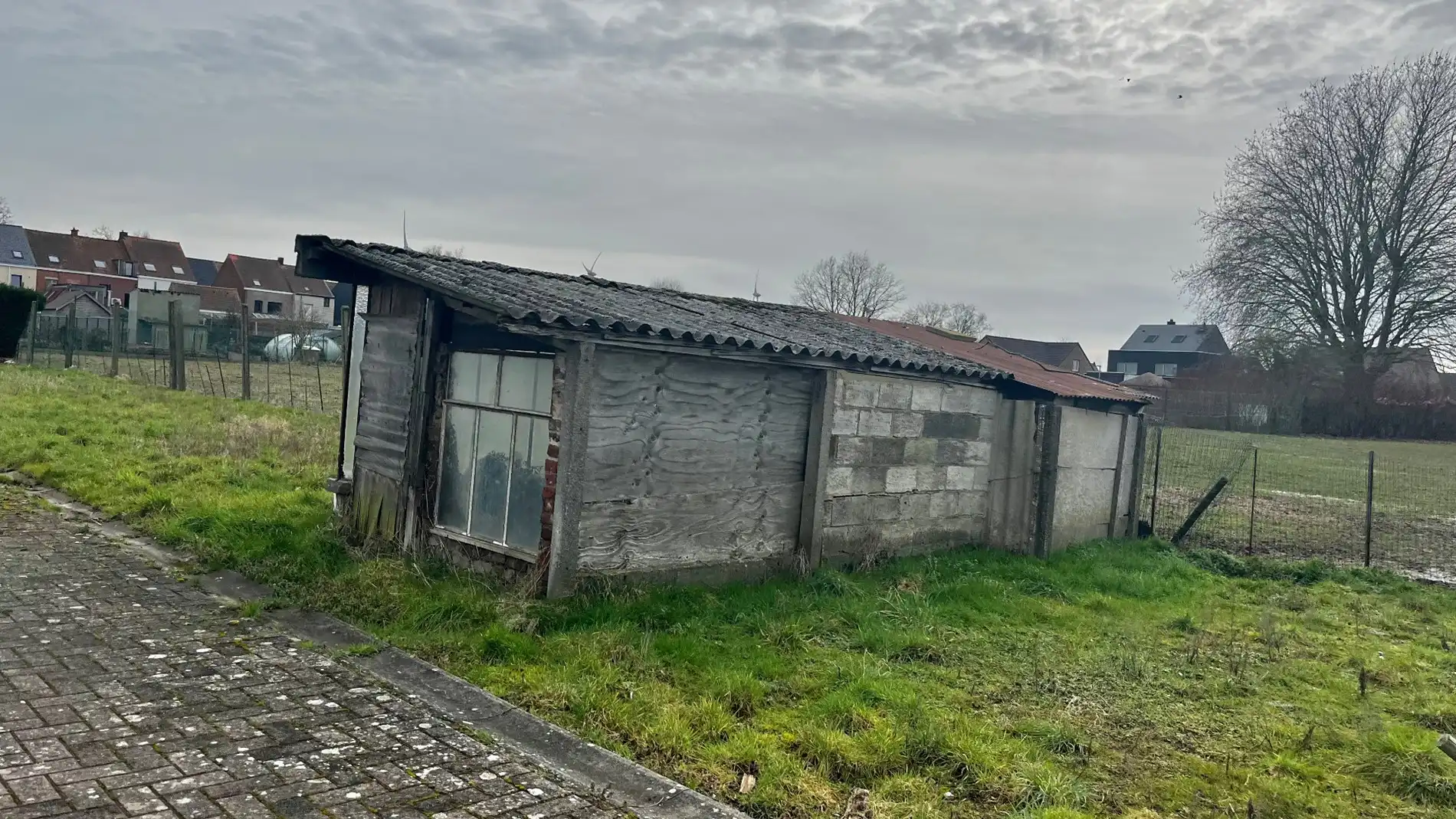 Grote woning op 924 m² met uitweg en garage foto 6