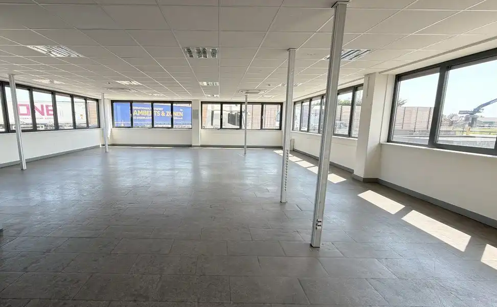 Opslagruimte te huur op logistieke site te Willebroek foto 8