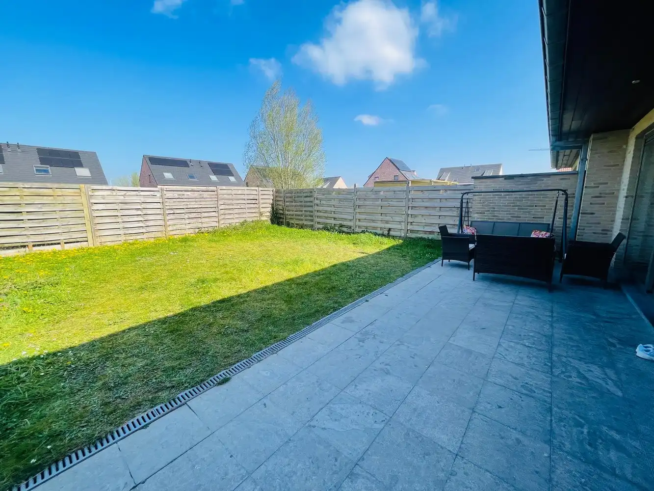 Waardamme , rustige residentiële ligging , RECENT gebouwde LICHTRIJKE ENERGIEZUINIGE woning met 4 SLAAPKAMERS, omheinde TUIN, OPRIT EN GARAGE. foto 6