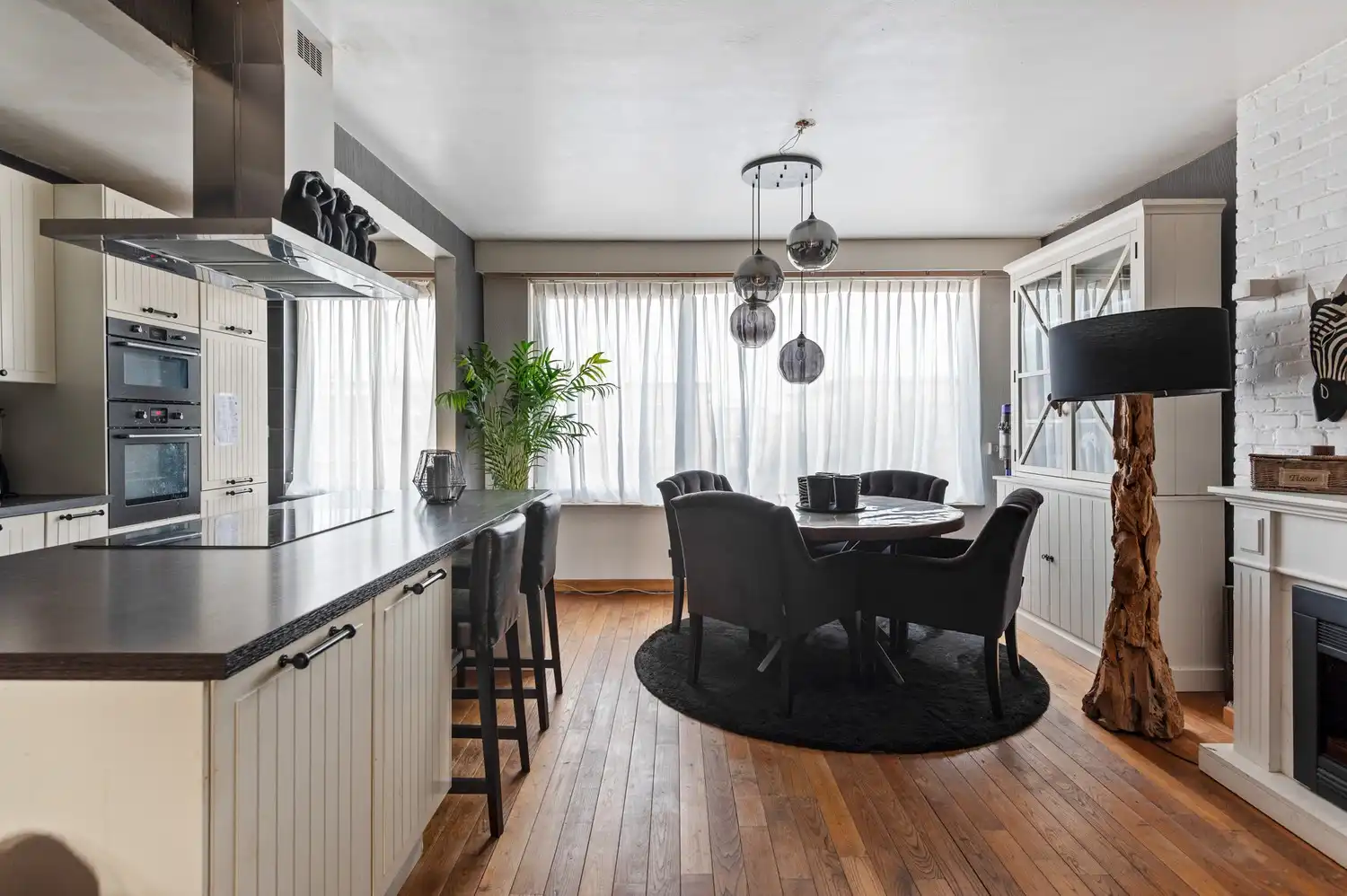 Ruime en veelzijdige kangoeroewoning met tuin en terrassen op topligging in Borsbeek! foto 8