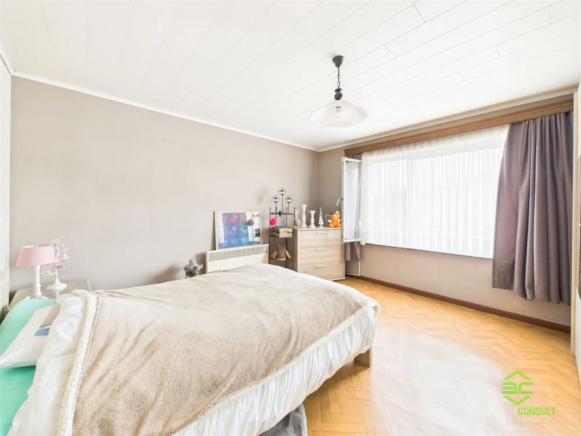 Zeer goed gelegen gezinswoning met 3 slpk! foto 14