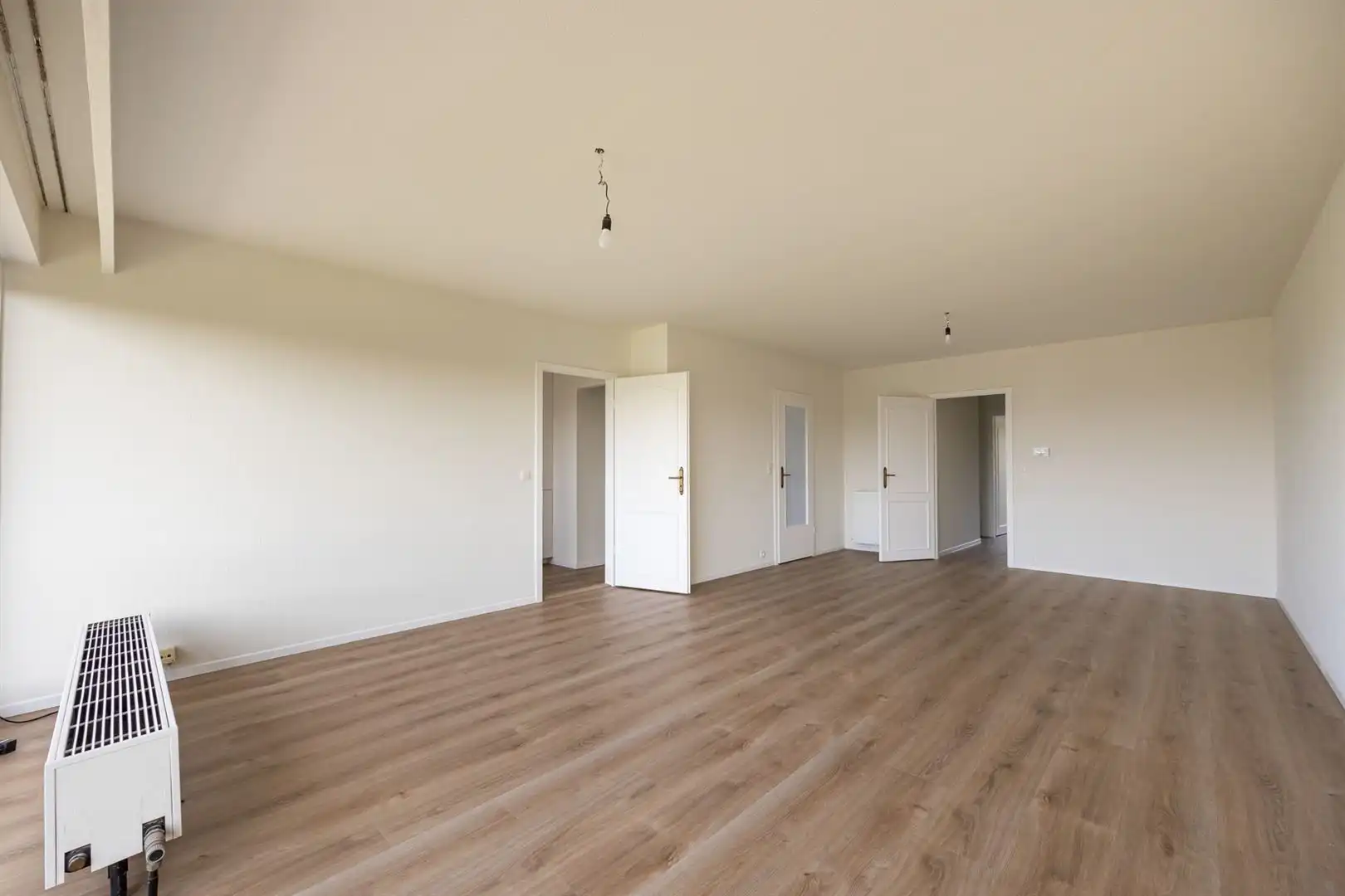 Volledig gerenoveerd appartement met 2 slaapkamers en 2 terrassen!  foto 6