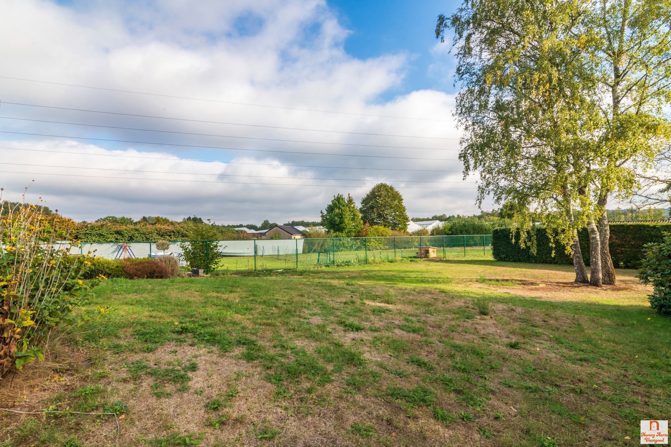 Split-level woning met grote tuin en vrij uitzicht foto 54